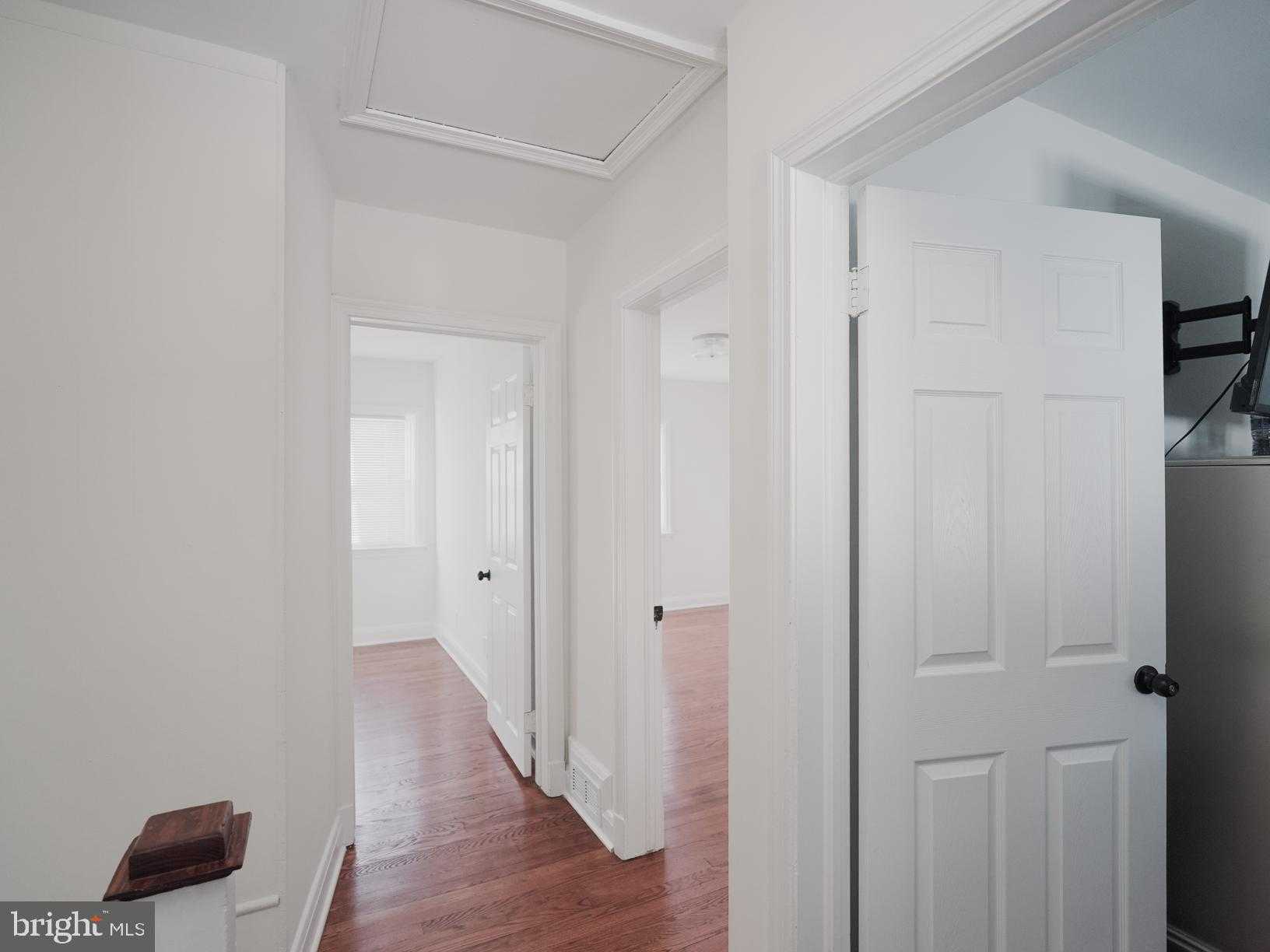 345 Martingale Ave photo 8