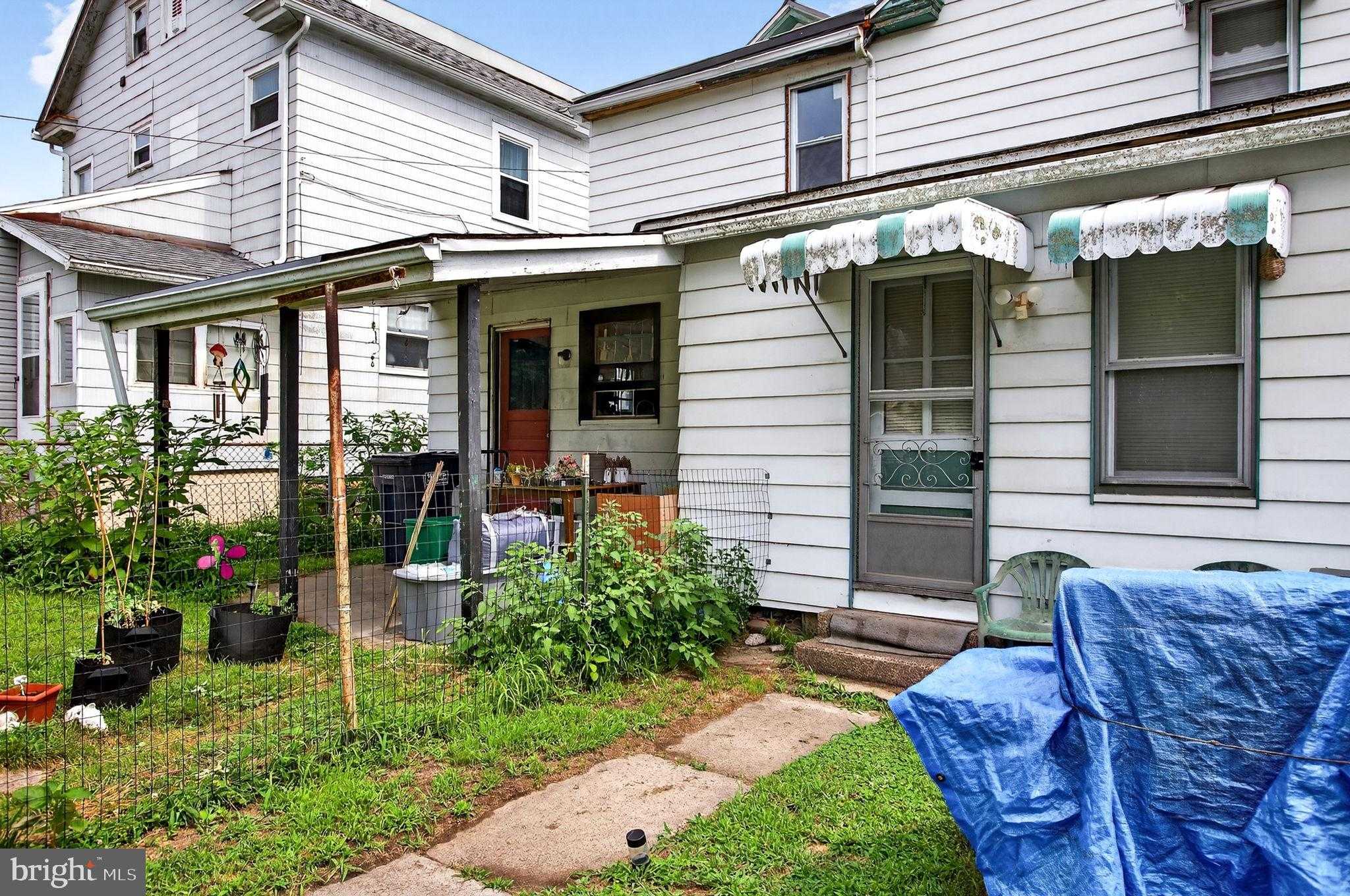 552 E Front St photo 12