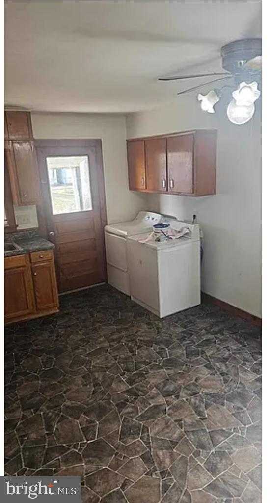 552 E Front St photo 13