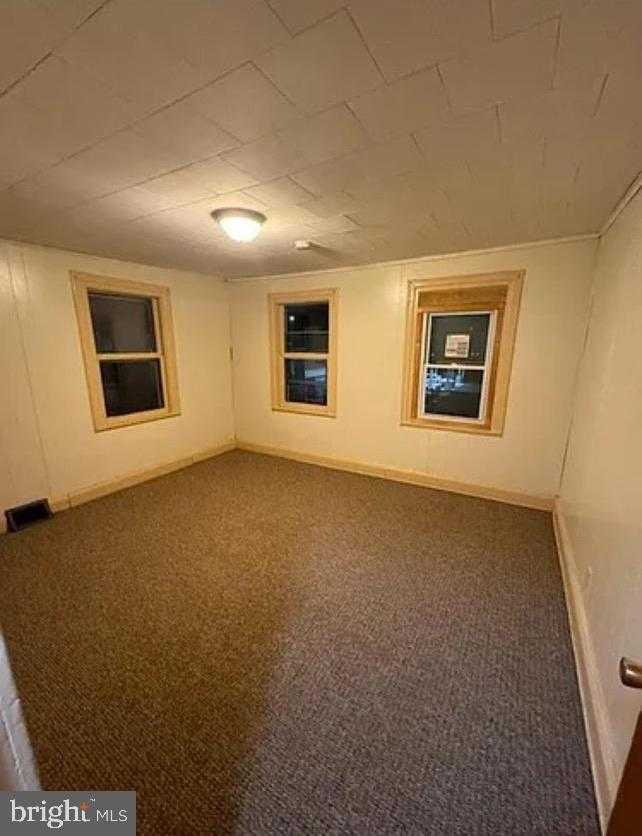 552 E Front St photo 15