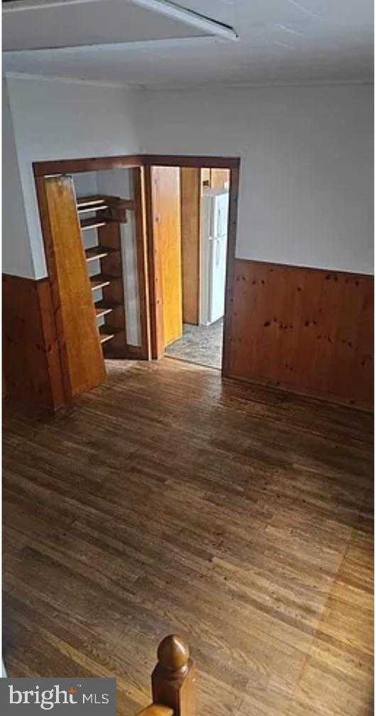 552 E Front St photo 17