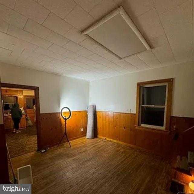 552 E Front St photo 18