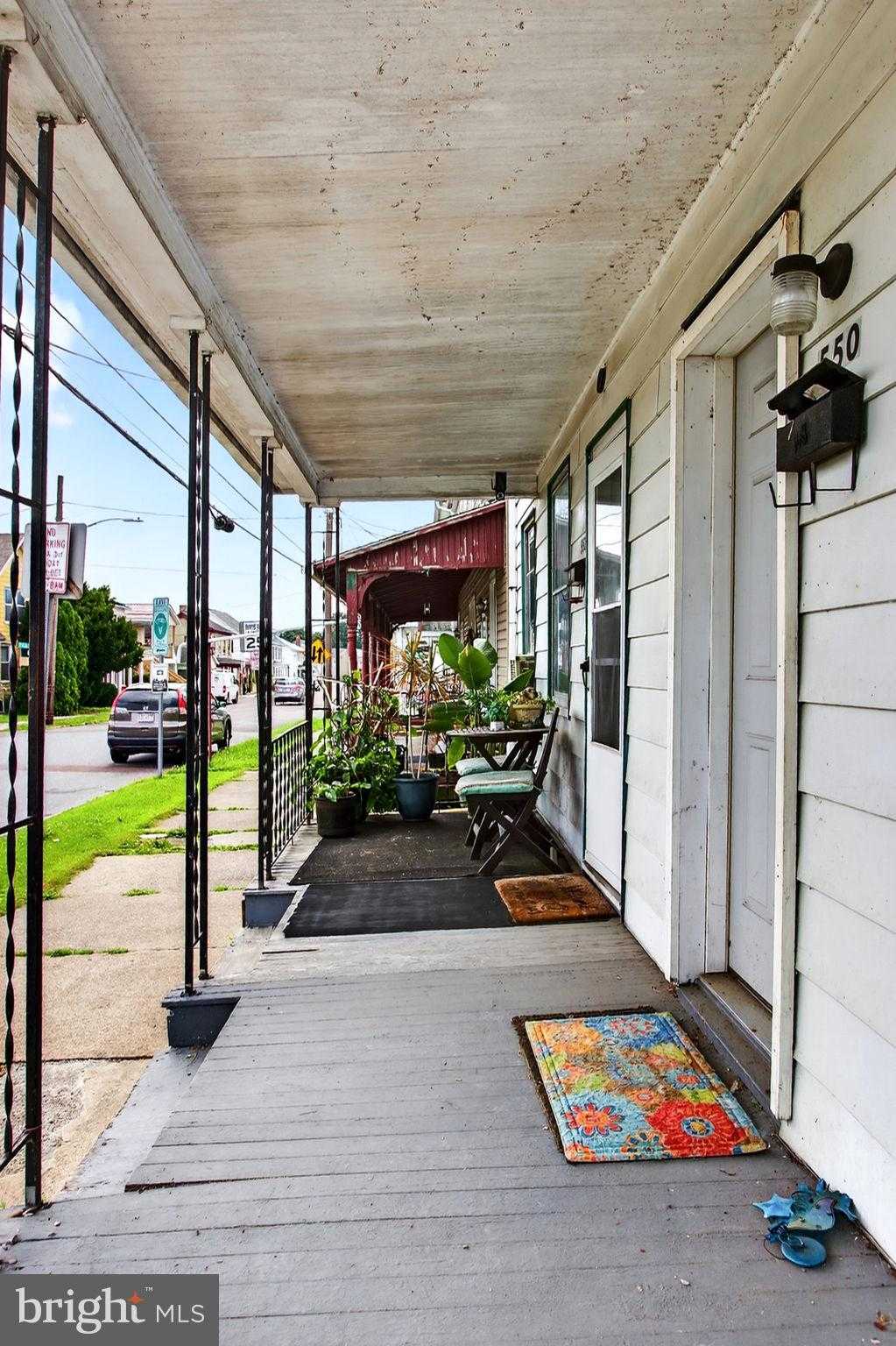 552 E Front St photo 2