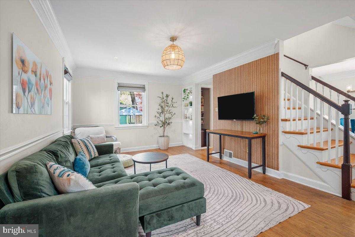 505 E Schuyler Rd photo 3