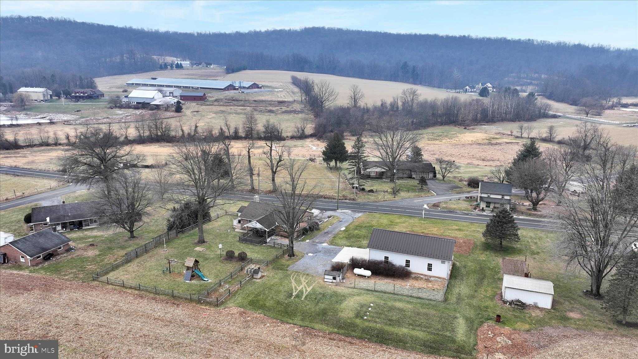 740 S Cocalico Rd photo 2