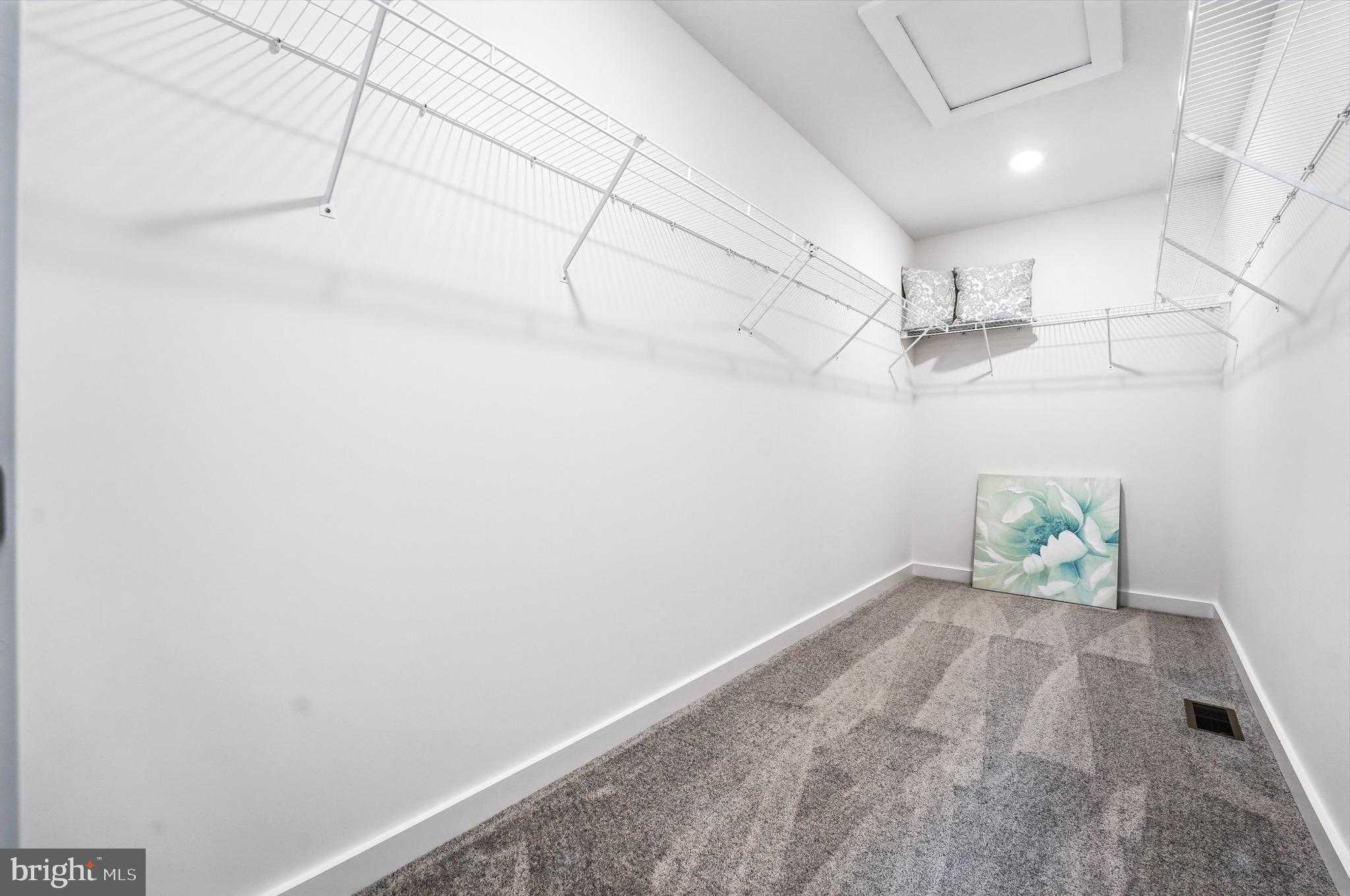 2 Monroe Ave photo 29