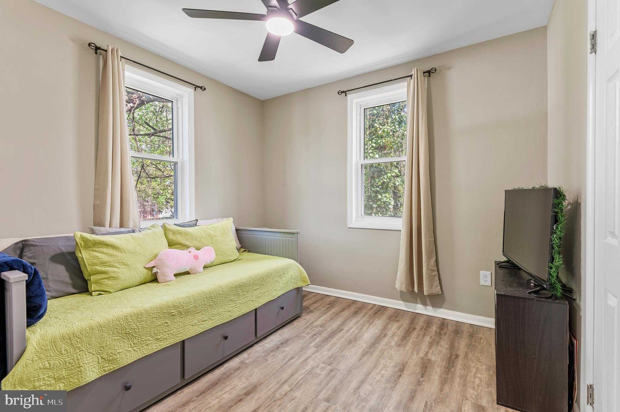 9228 Avondale Rd photo 19