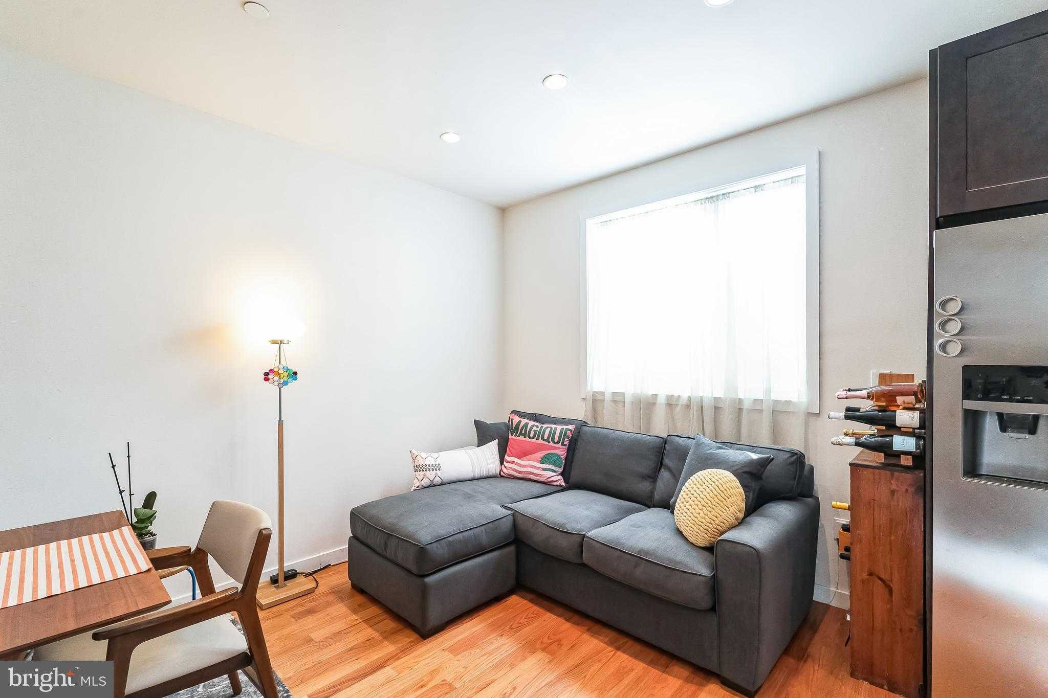 2555 Carpenter St Apt C photo 11