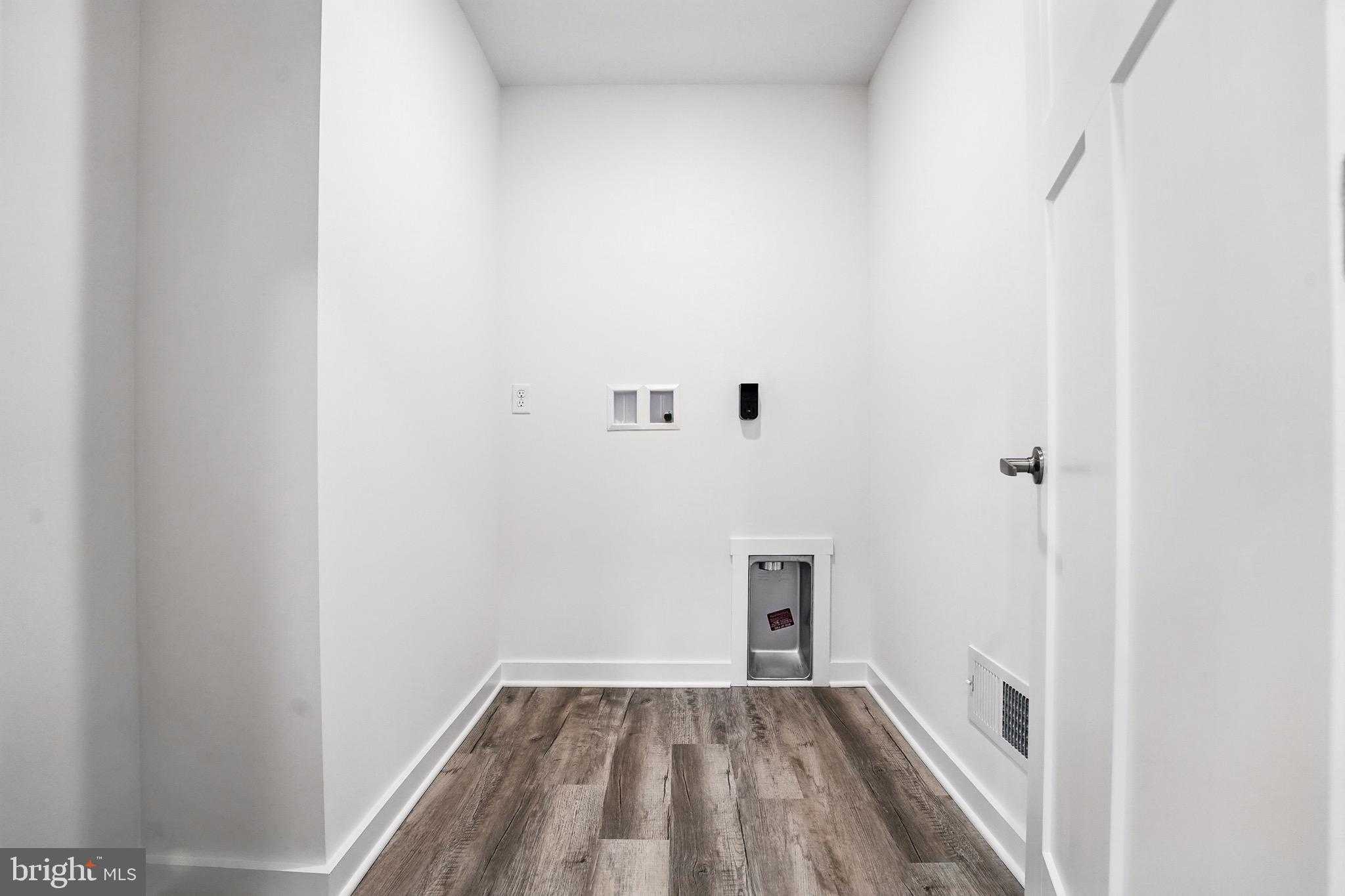 239 Monroe Ave photo 23