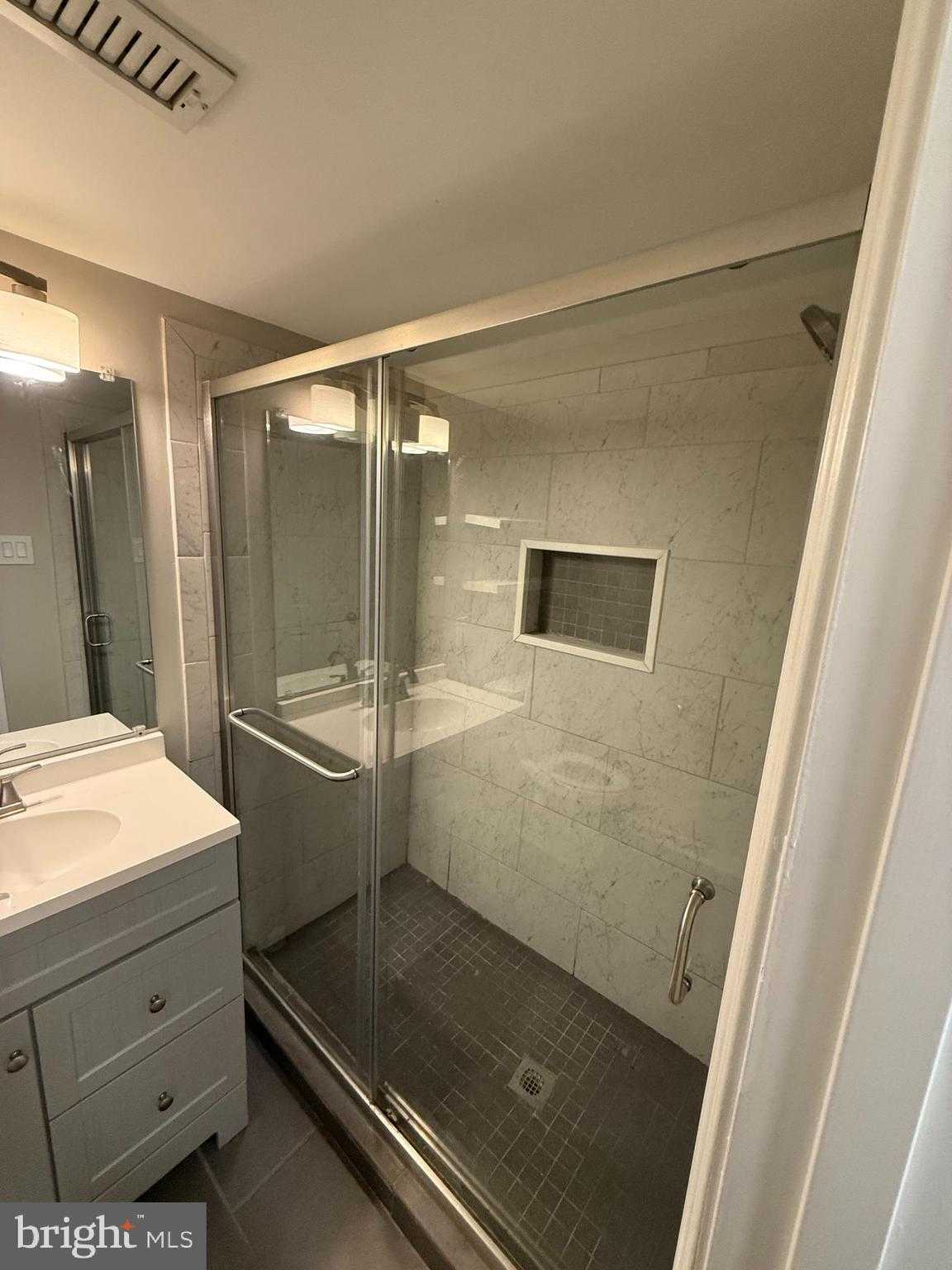 10104 Campus Way S photo 8