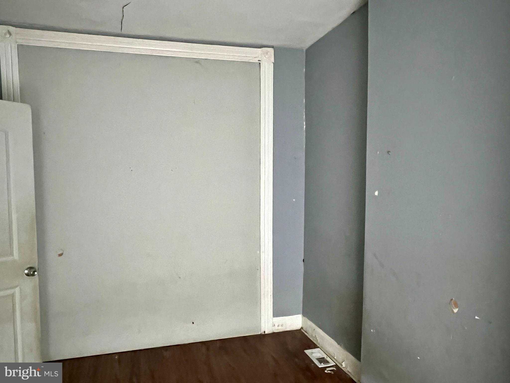 615 N Kenwood Ave photo 2