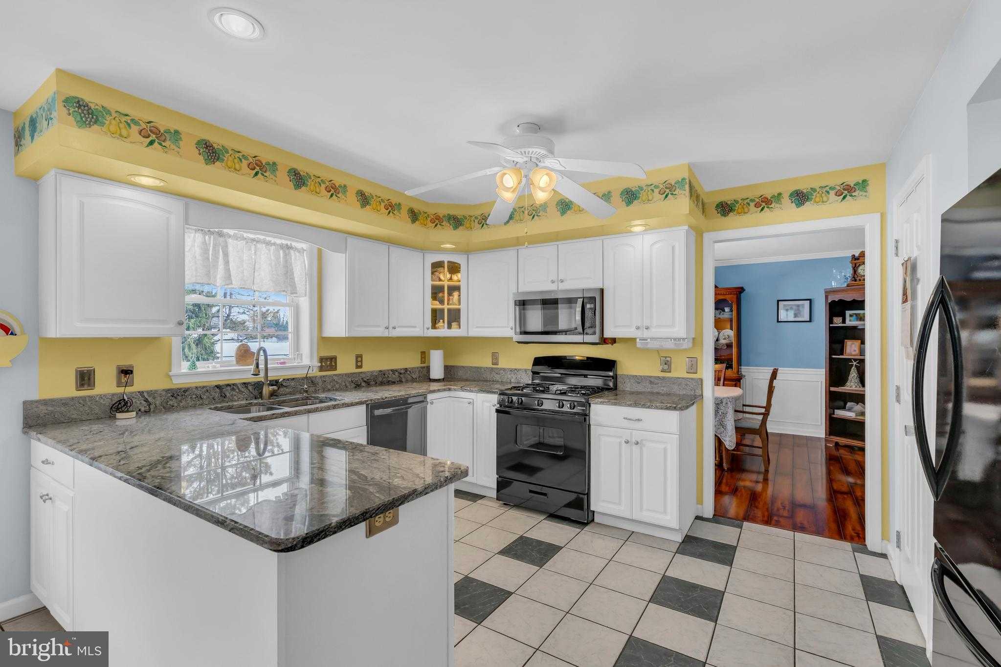 2593 Halleck Dr photo 27