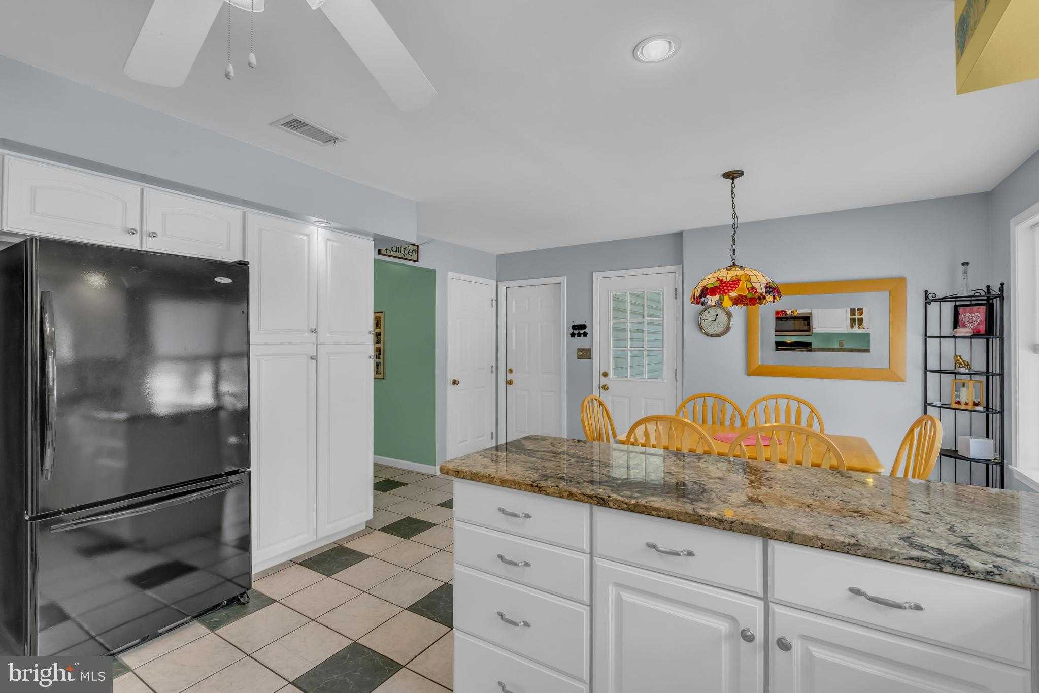 2593 Halleck Dr photo 30