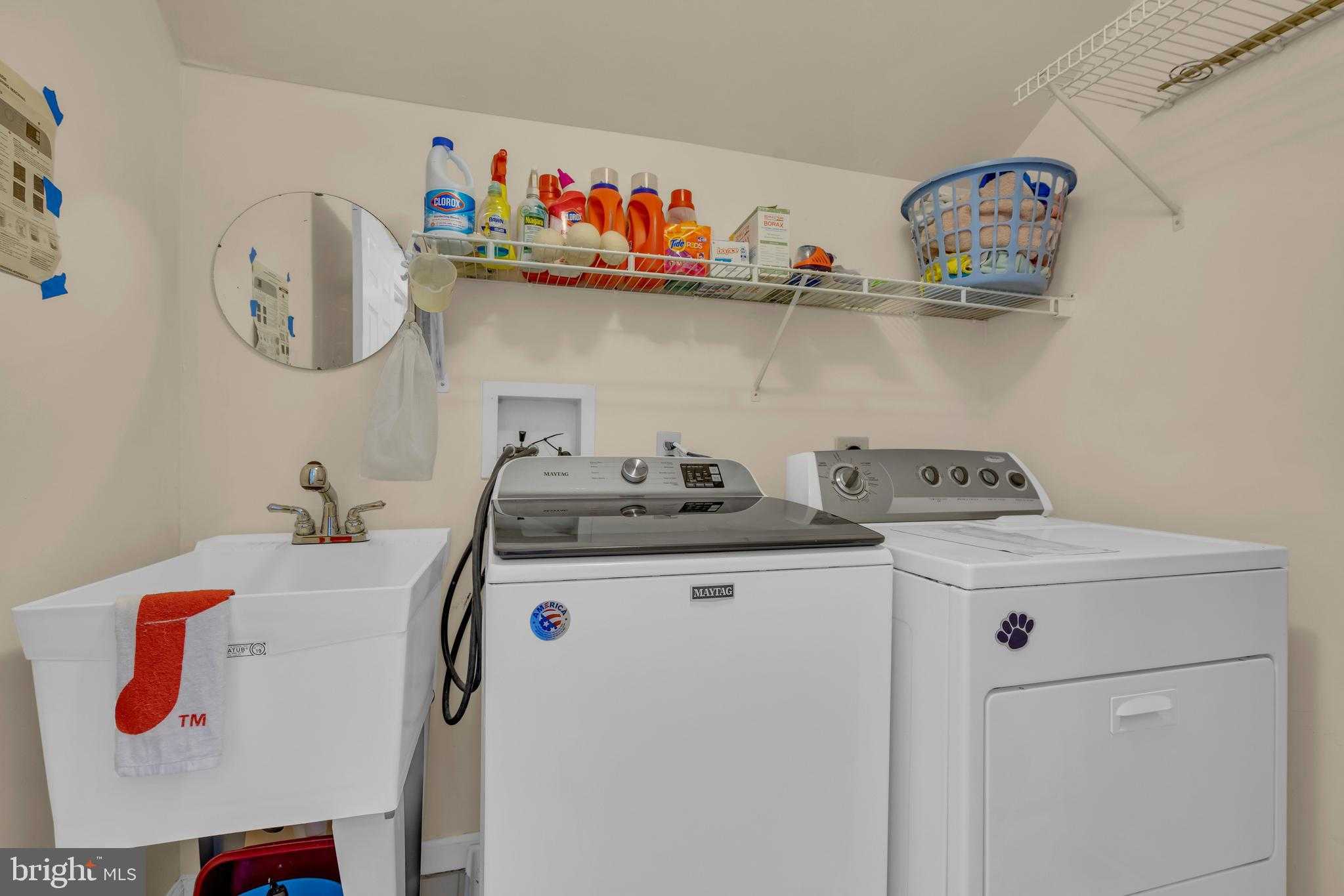 2593 Halleck Dr photo 35