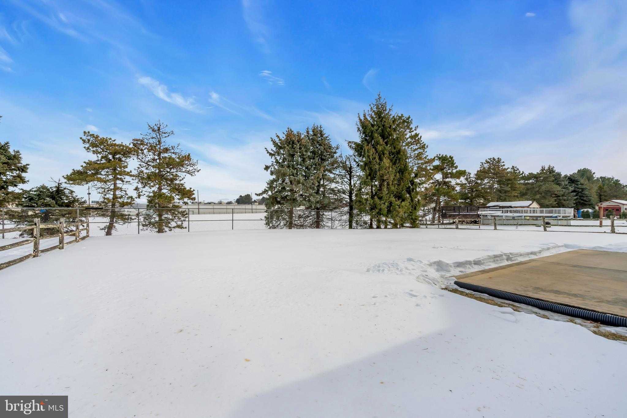 2593 Halleck Dr photo 60