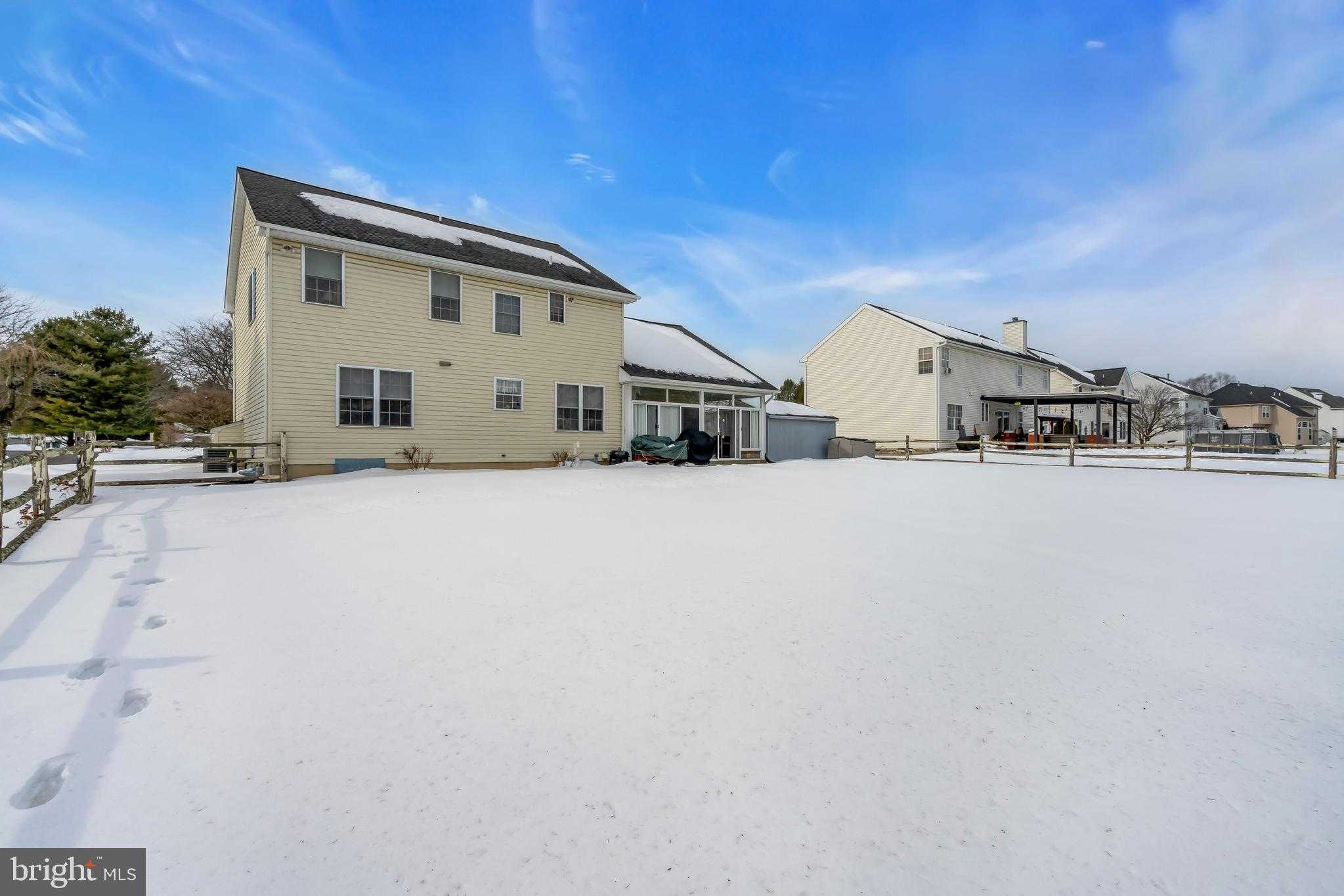 2593 Halleck Dr photo 64