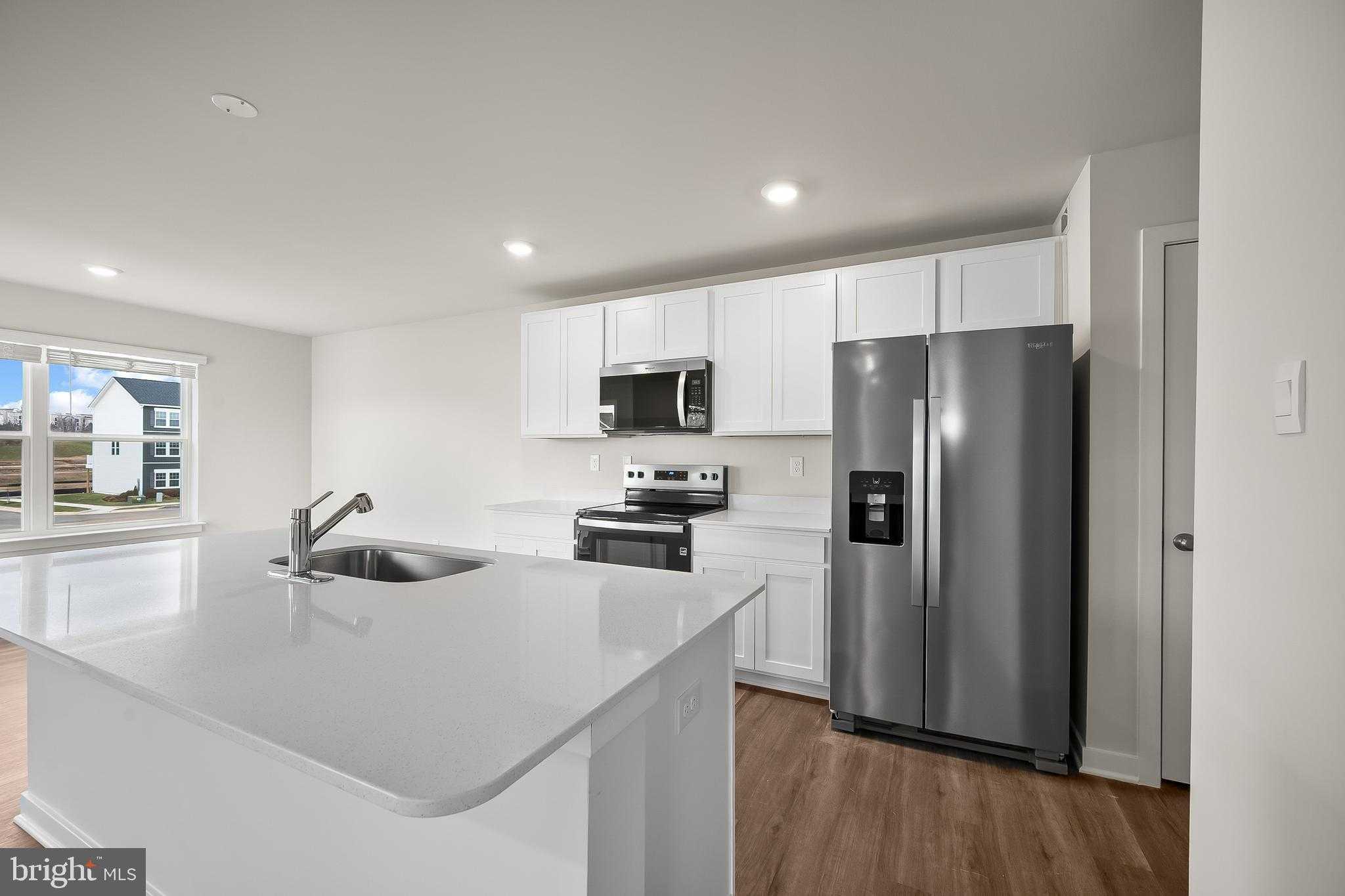 293 Eclipse St photo 8