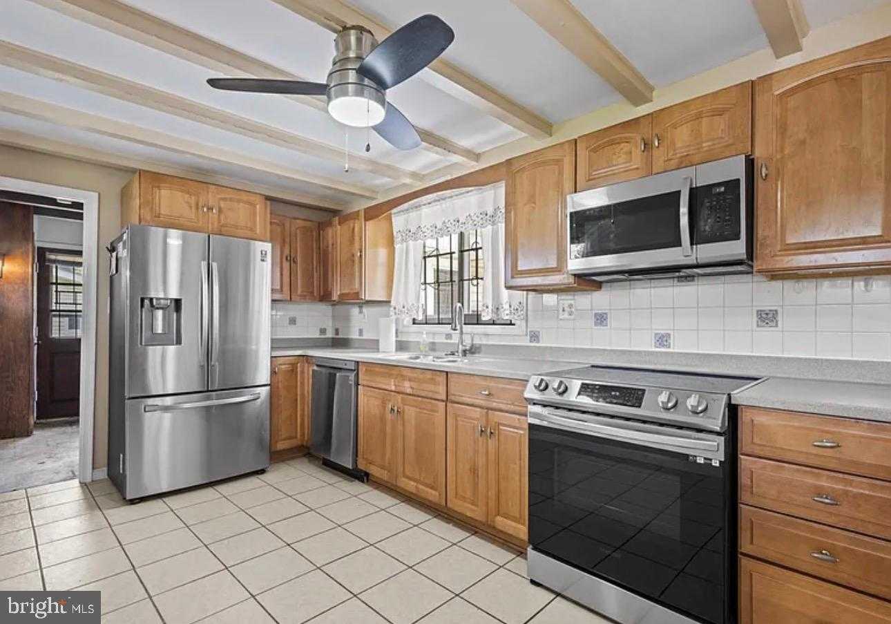 3405 Joann Dr photo 2