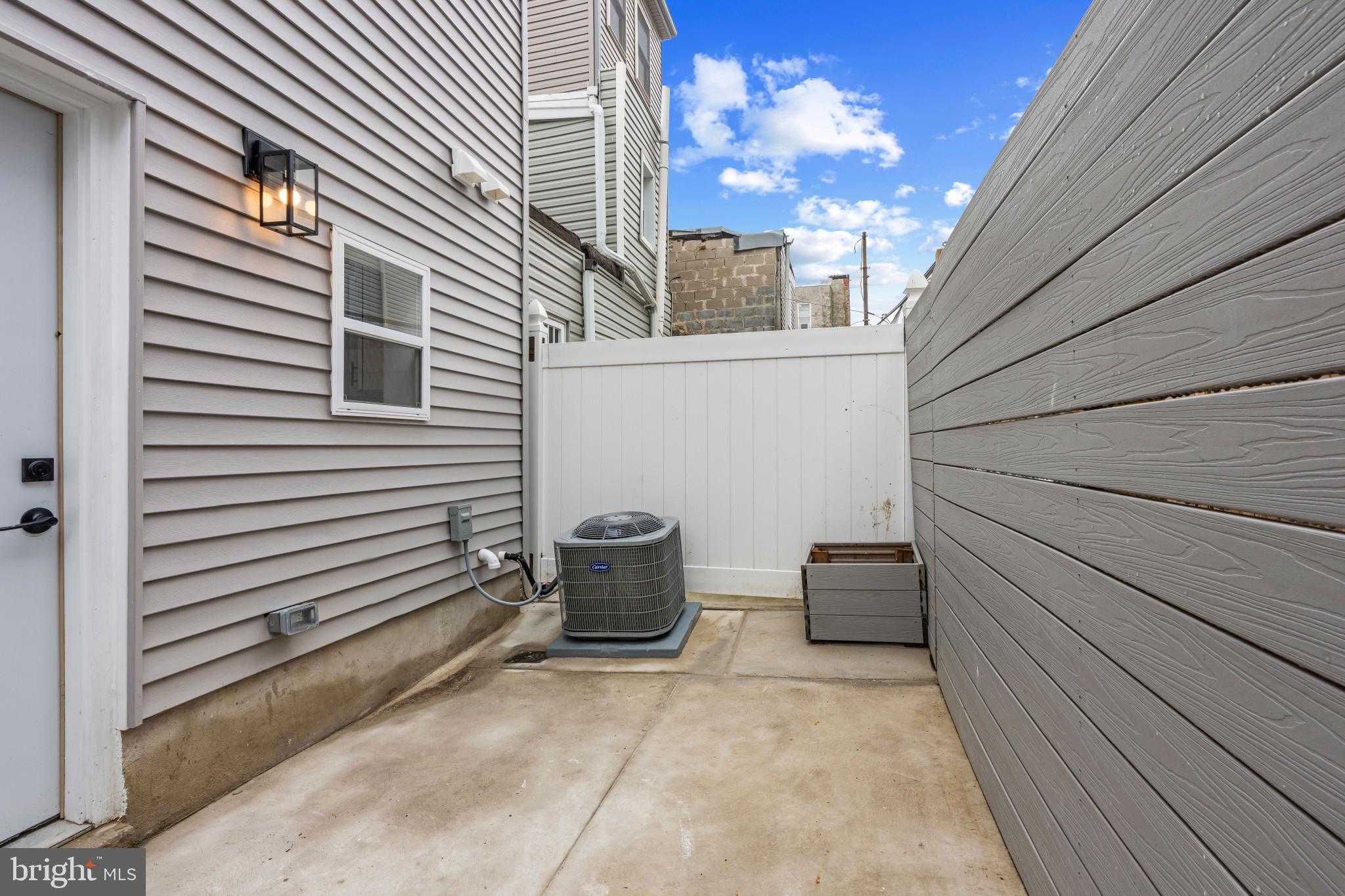 625 Winton St photo 25