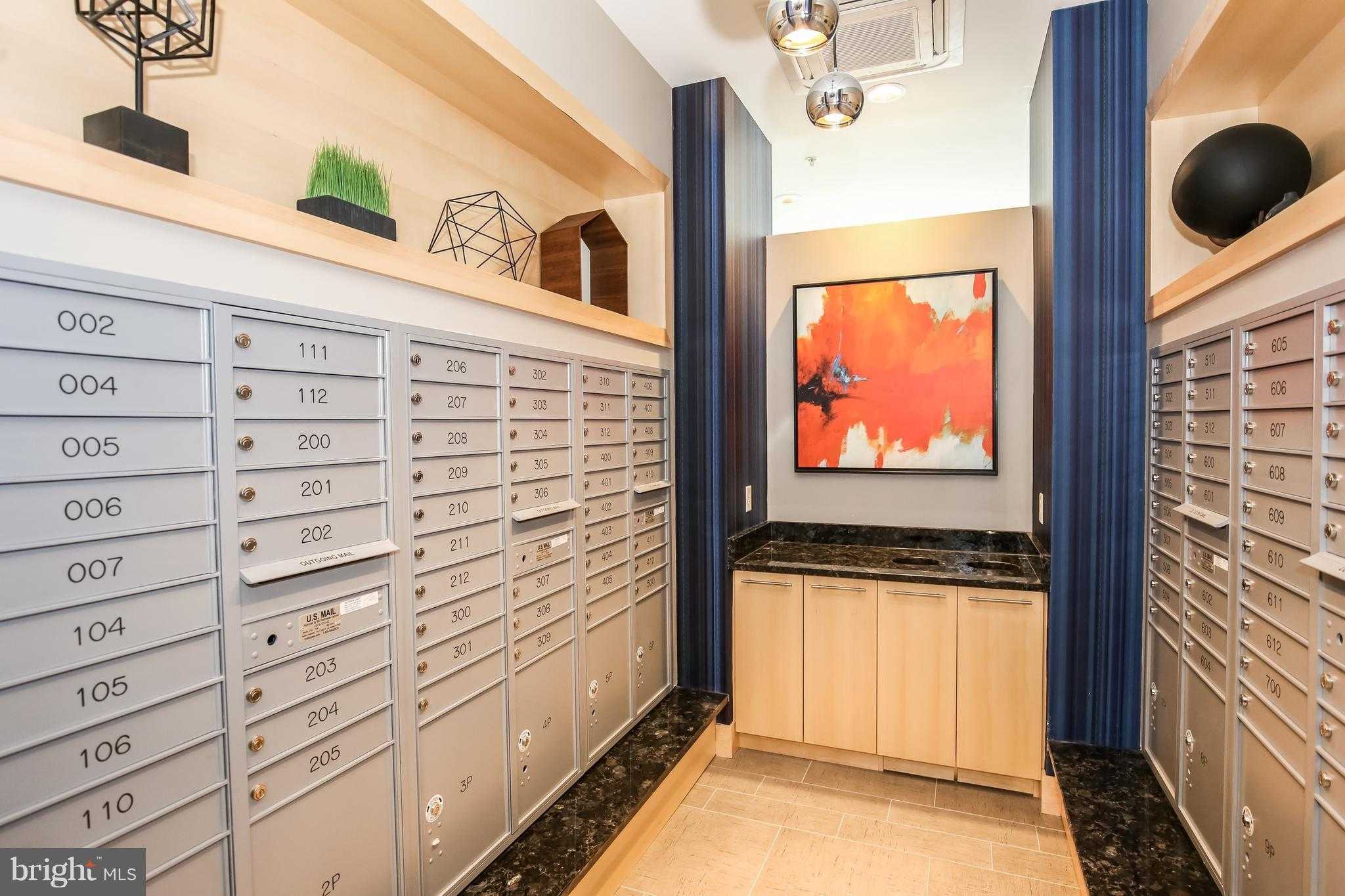 1320 Fenwick Ln Unit 203 photo 28