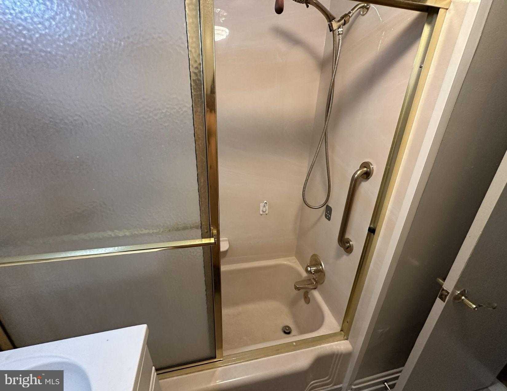 5533 Clifton Ave photo 6