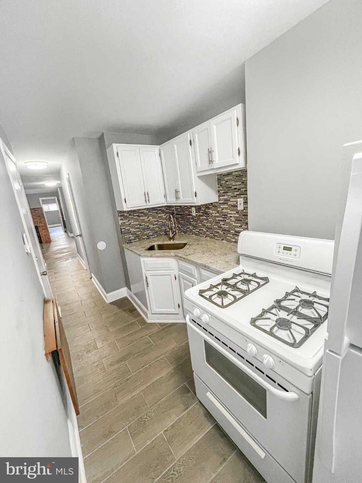 1434 Light St photo 7