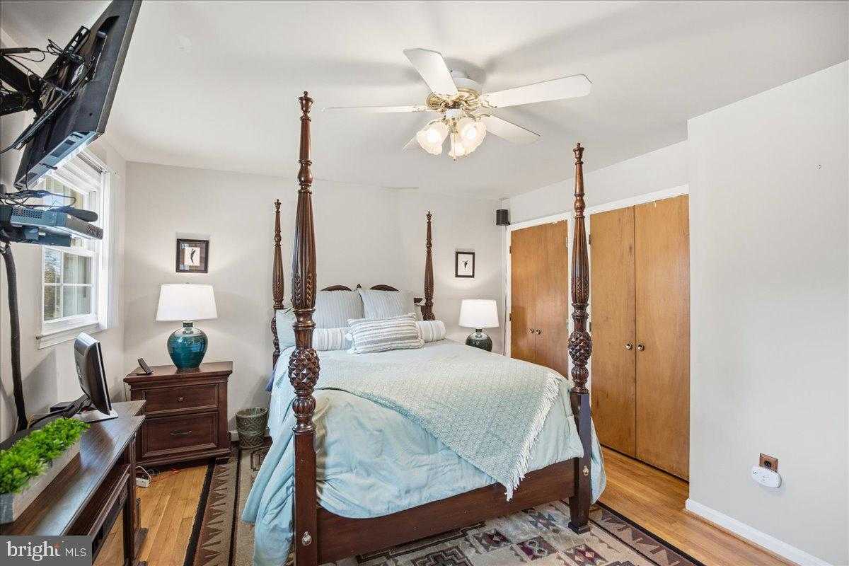 10708 Tyrone Dr photo 25