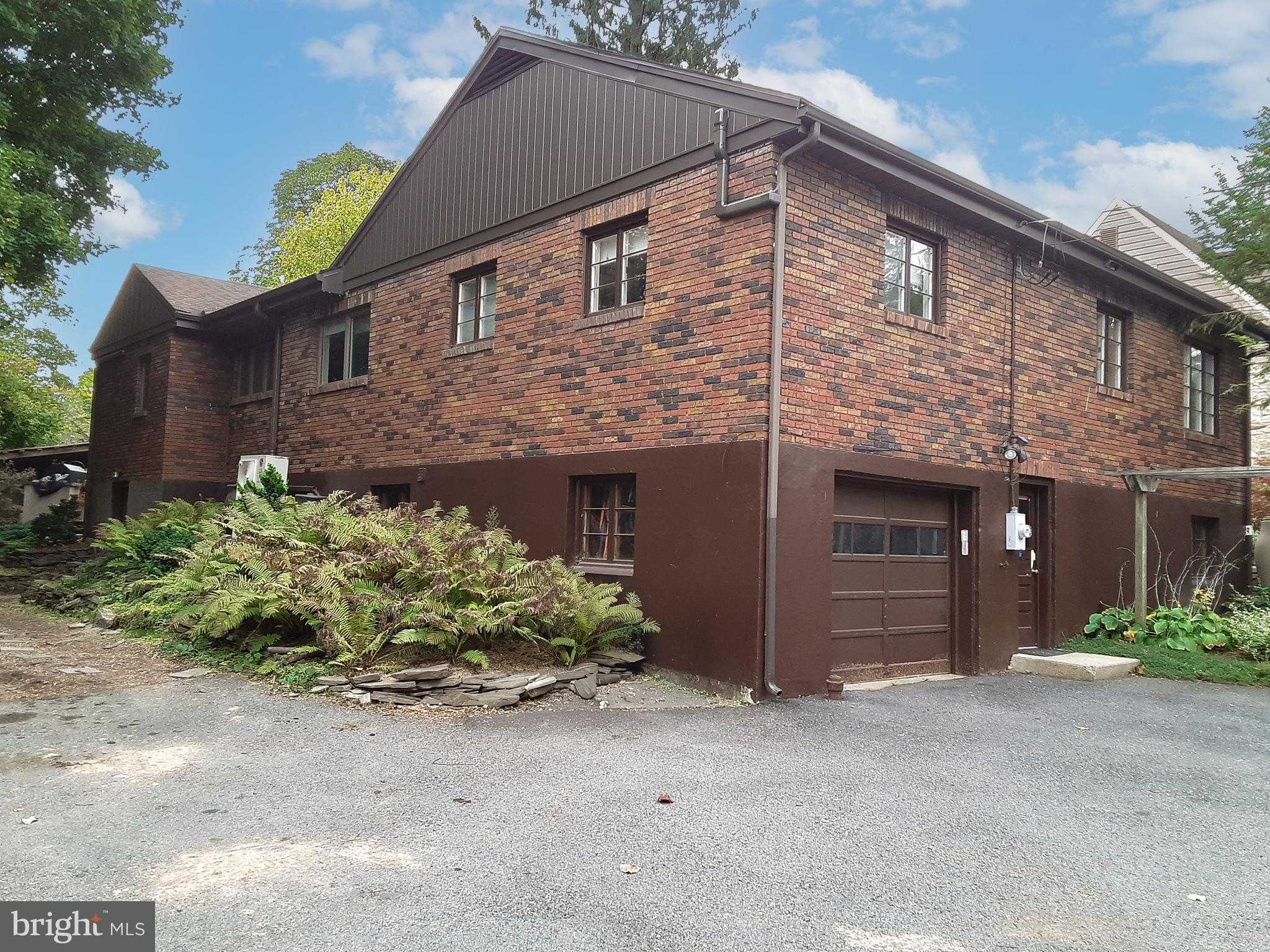 612 Holly CT photo 2