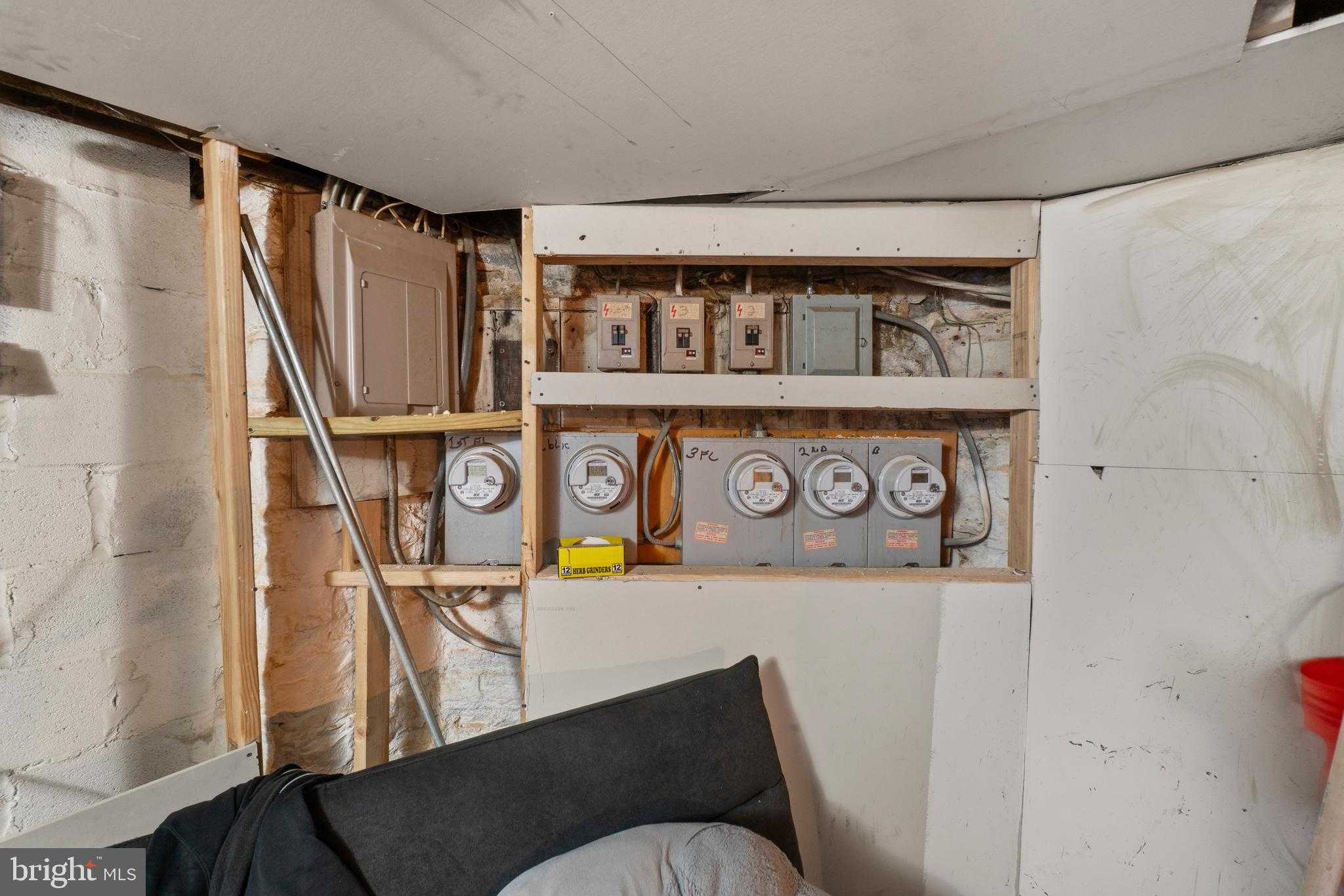 28 E 25th St photo 37