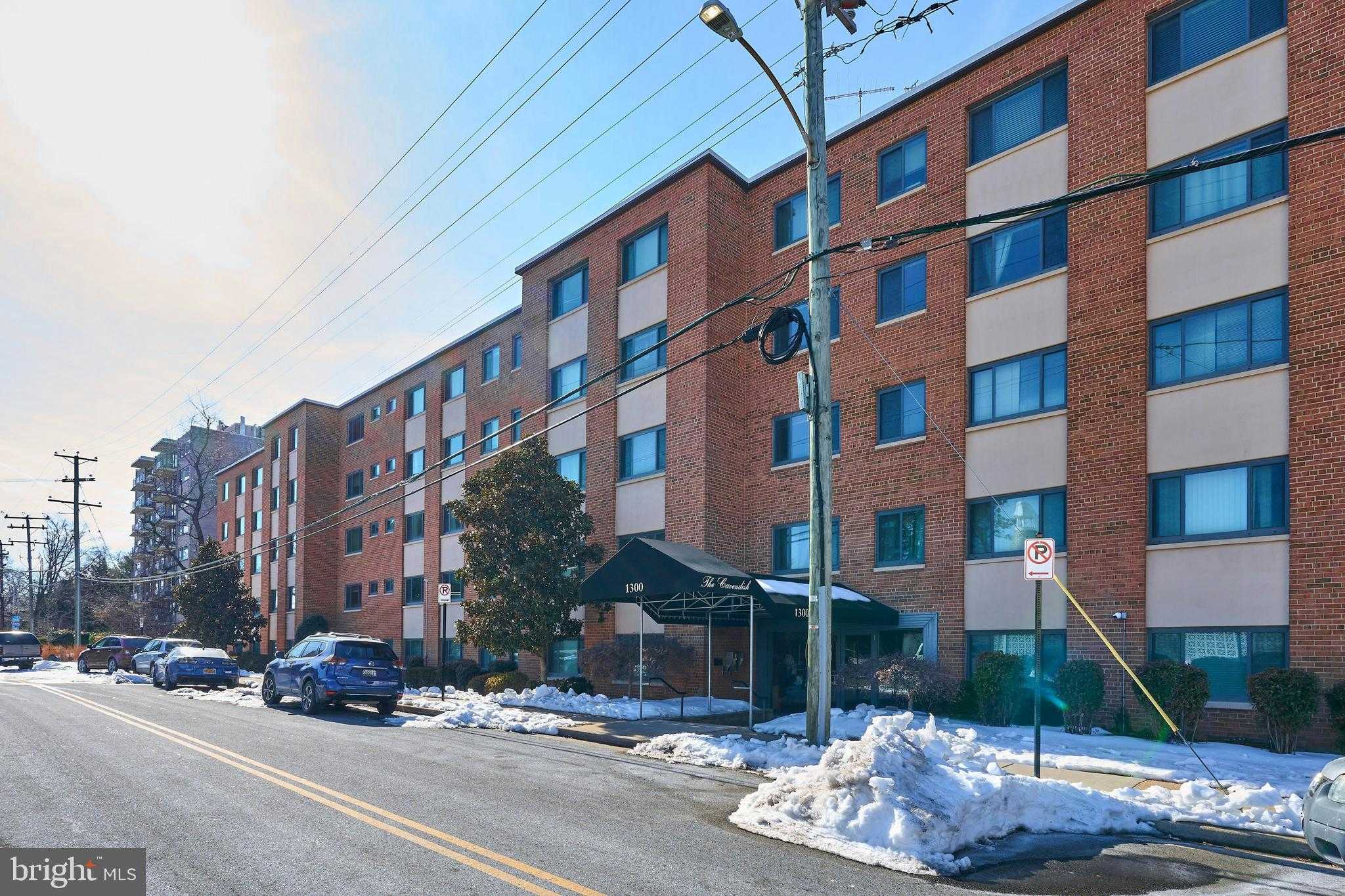 1300 S Arlington Ridge Rd Apt 504 photo 19