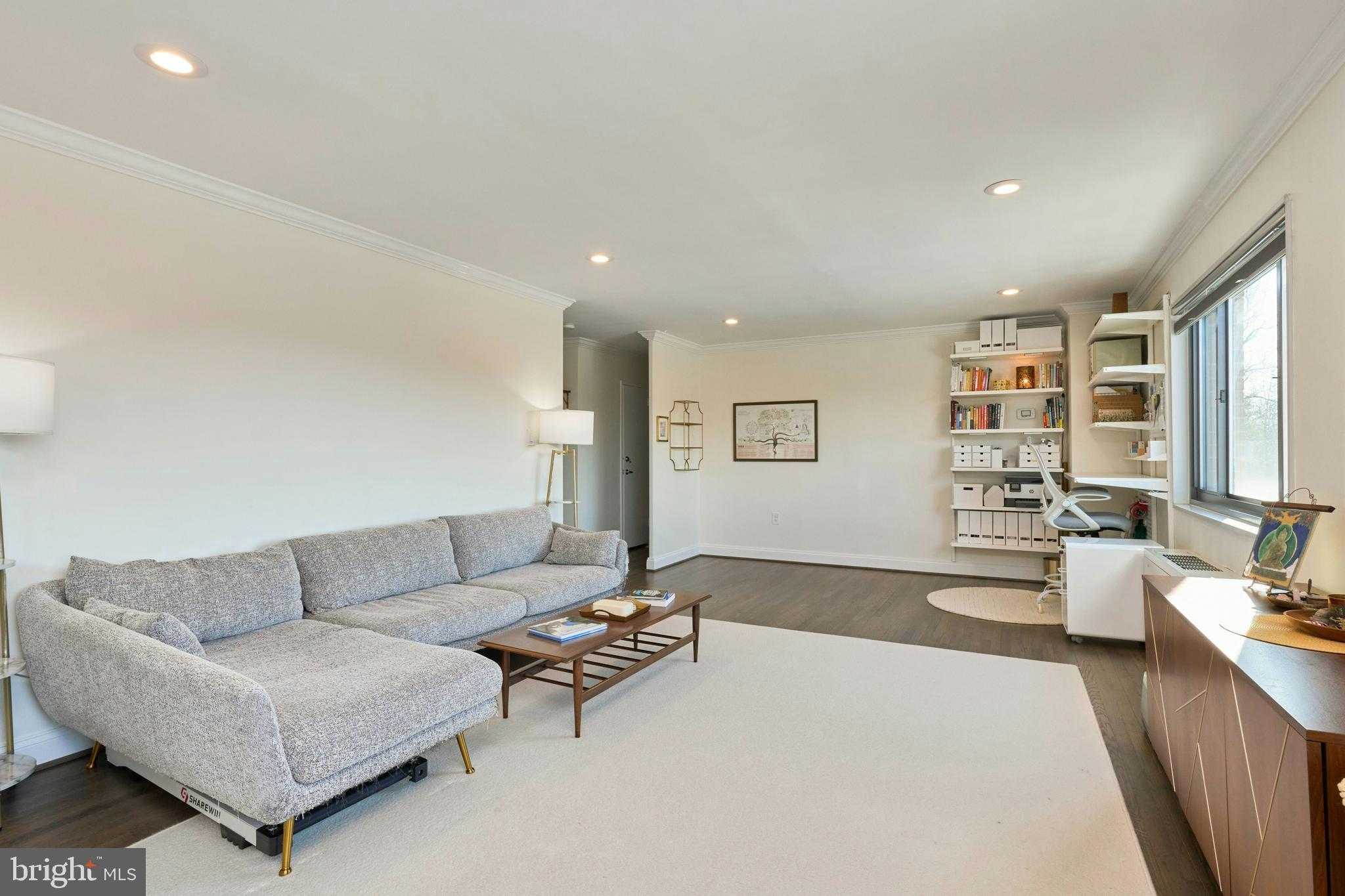 1300 S Arlington Ridge Rd Apt 504 photo 9