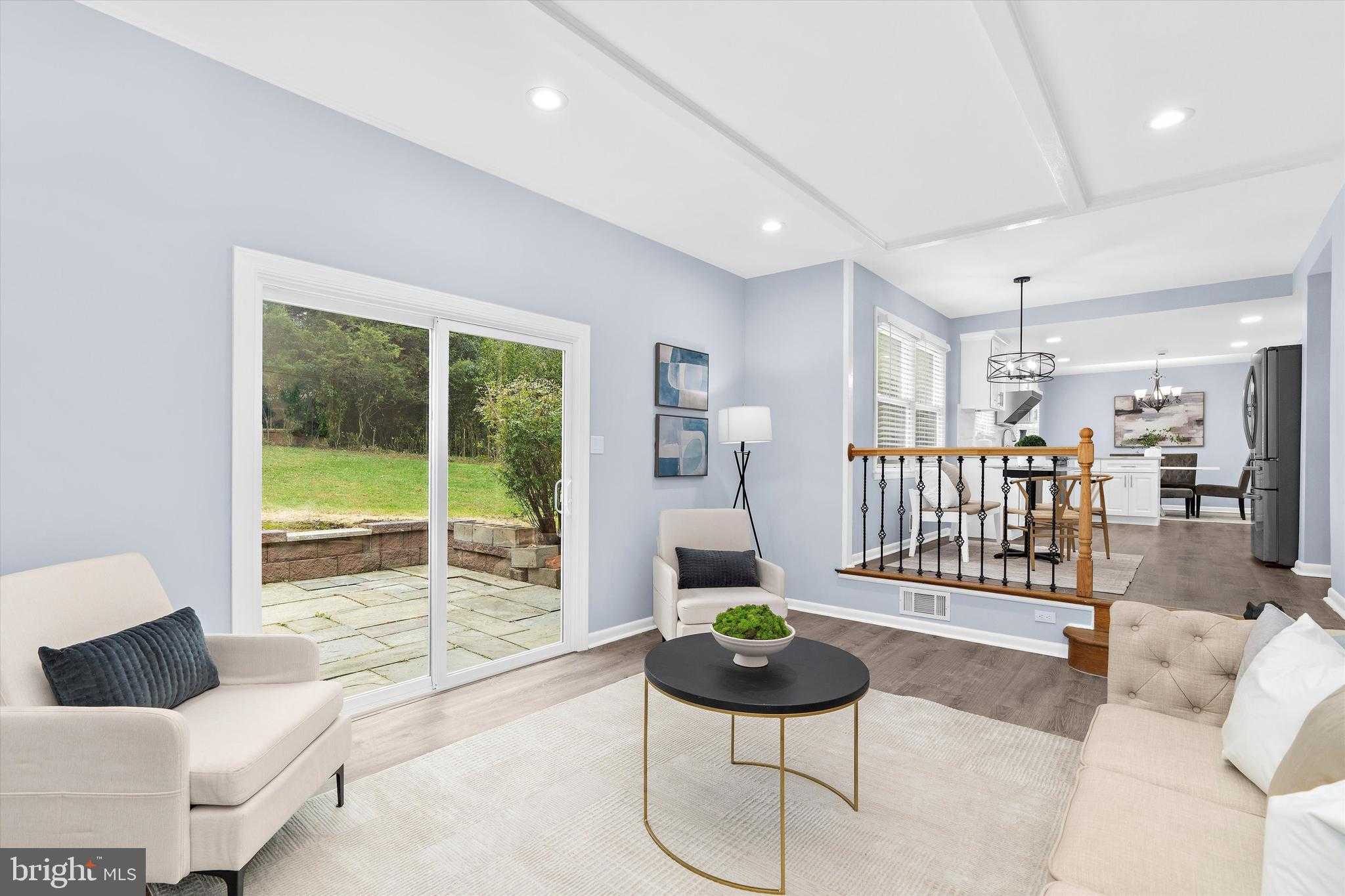 686 College Pkwy photo 16