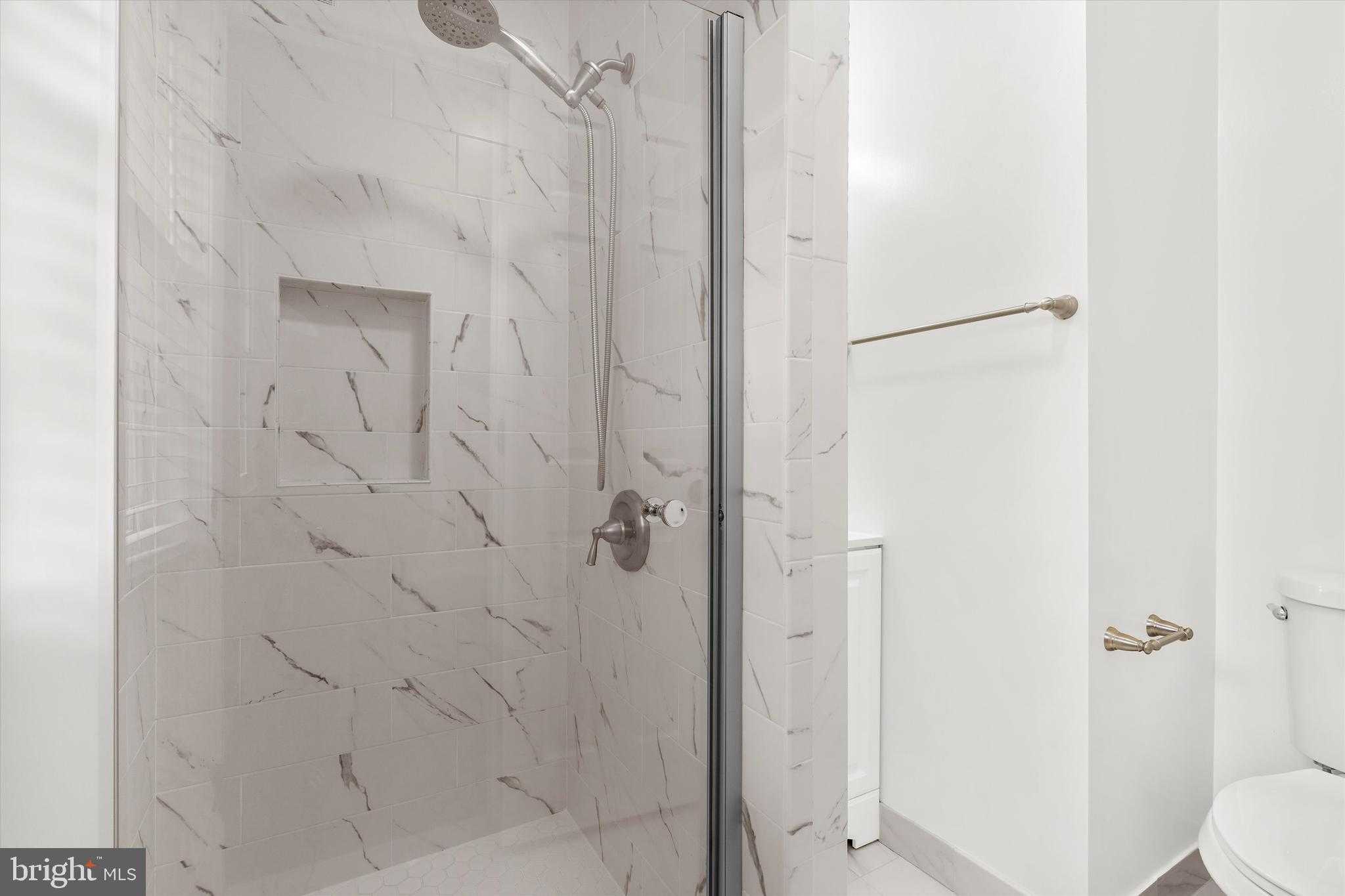 686 College Pkwy photo 27