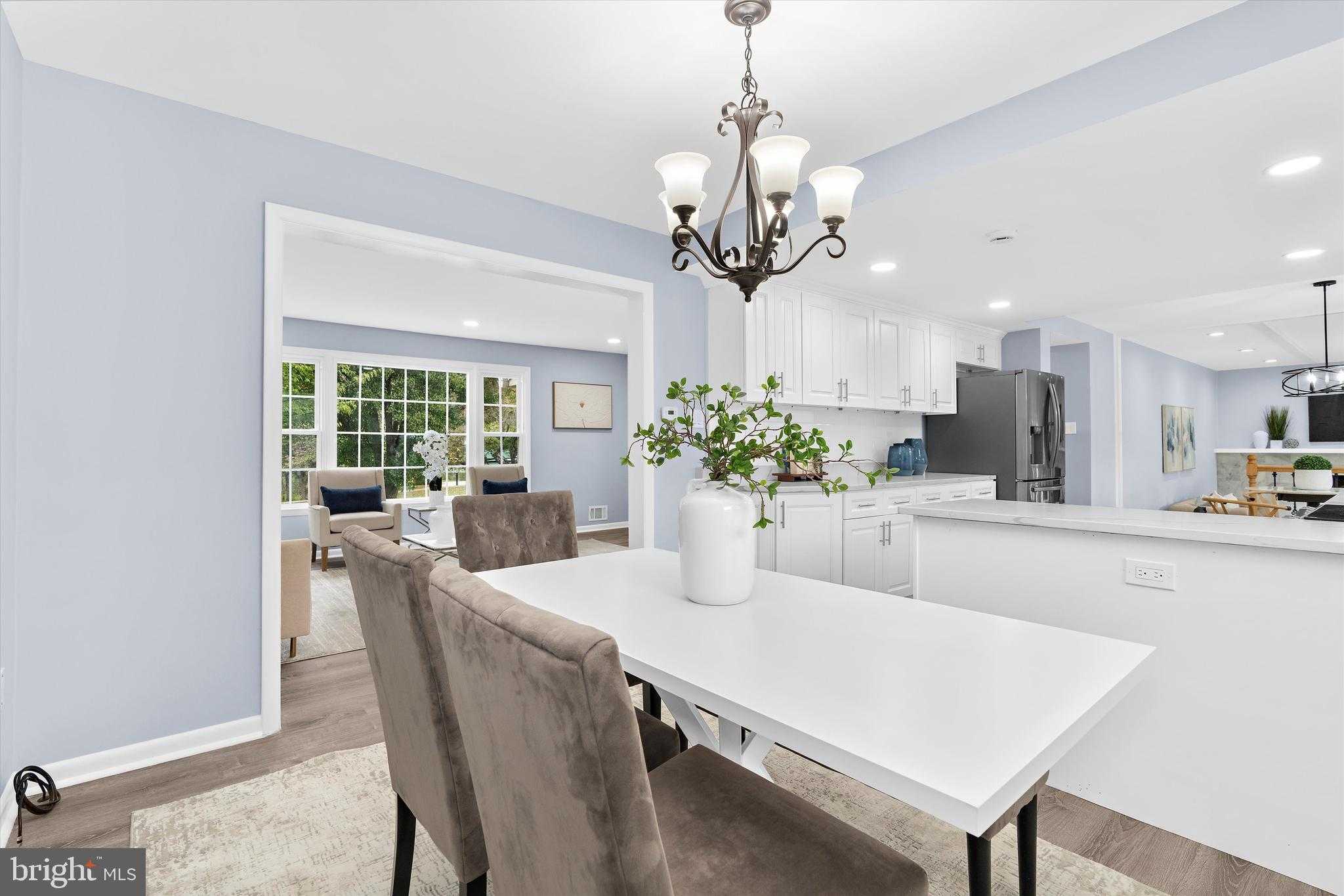 686 College Pkwy photo 7