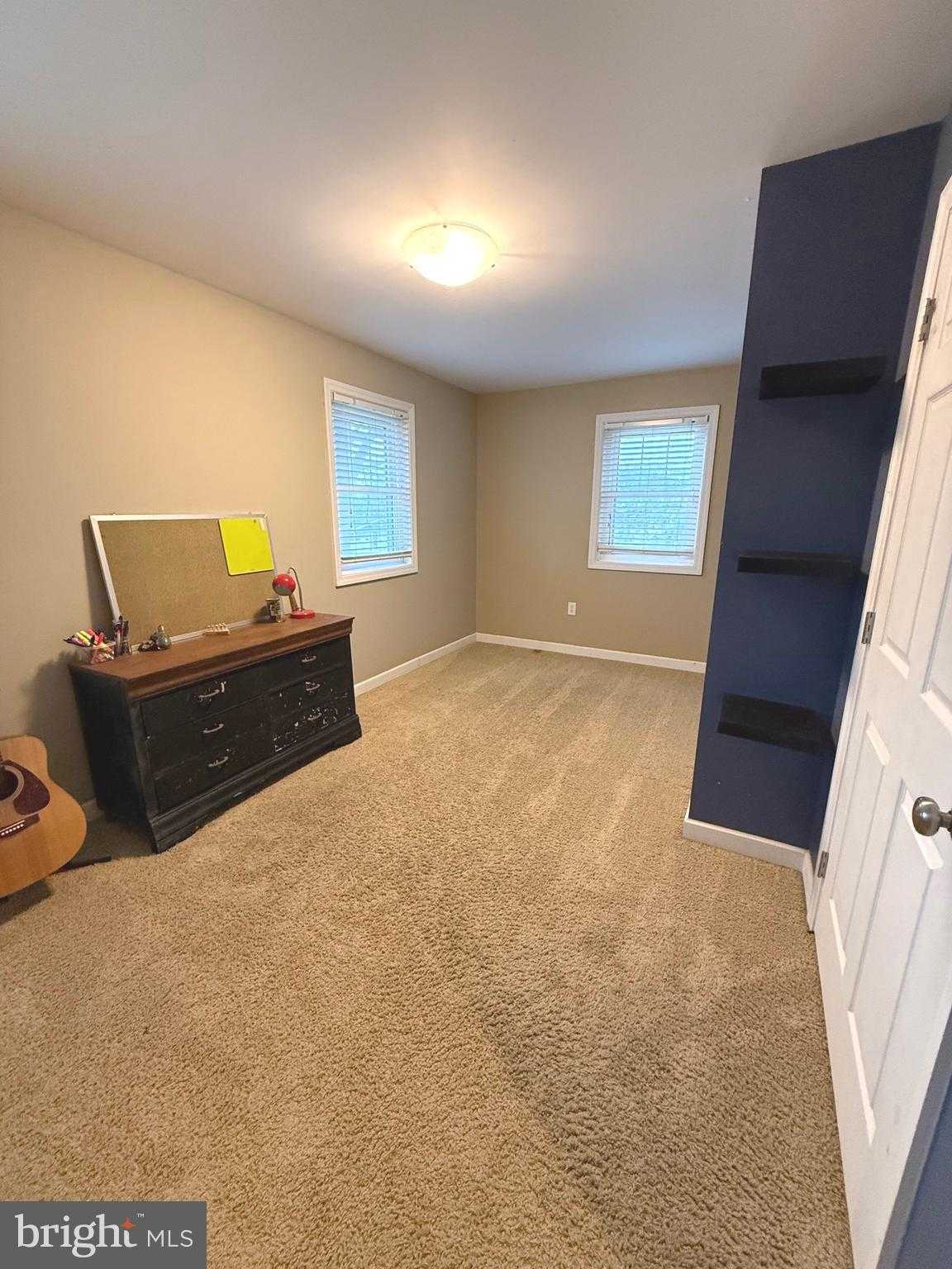 901 Spring Garden St photo 33