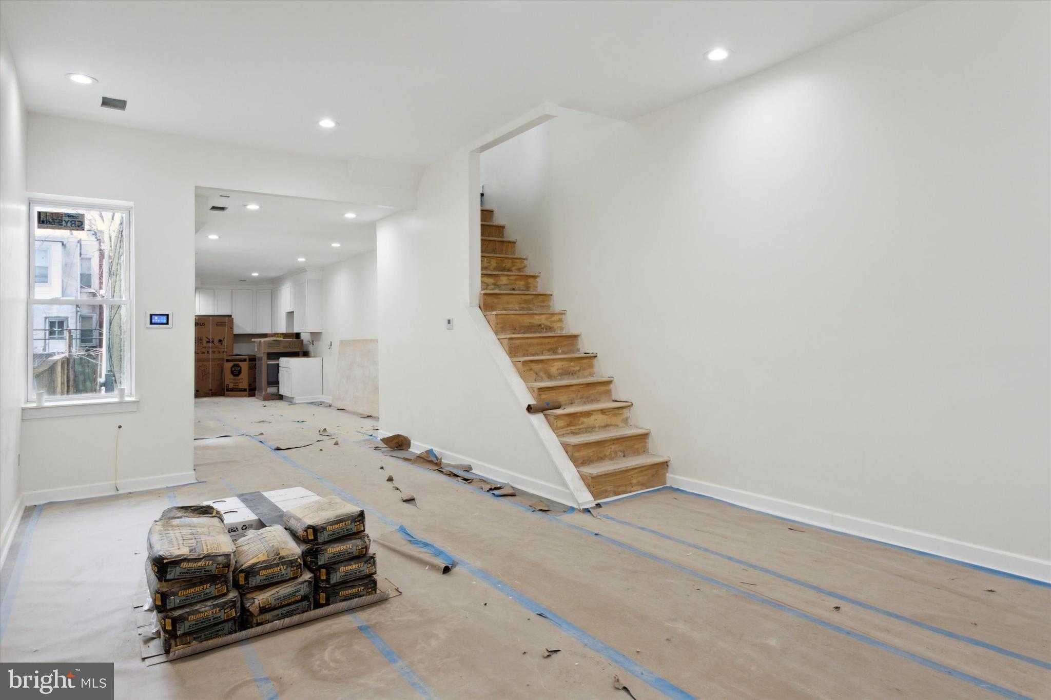 3054 N 15th St photo 3