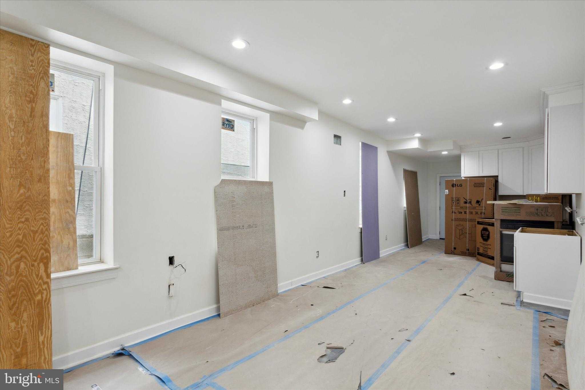 3054 N 15th St photo 7