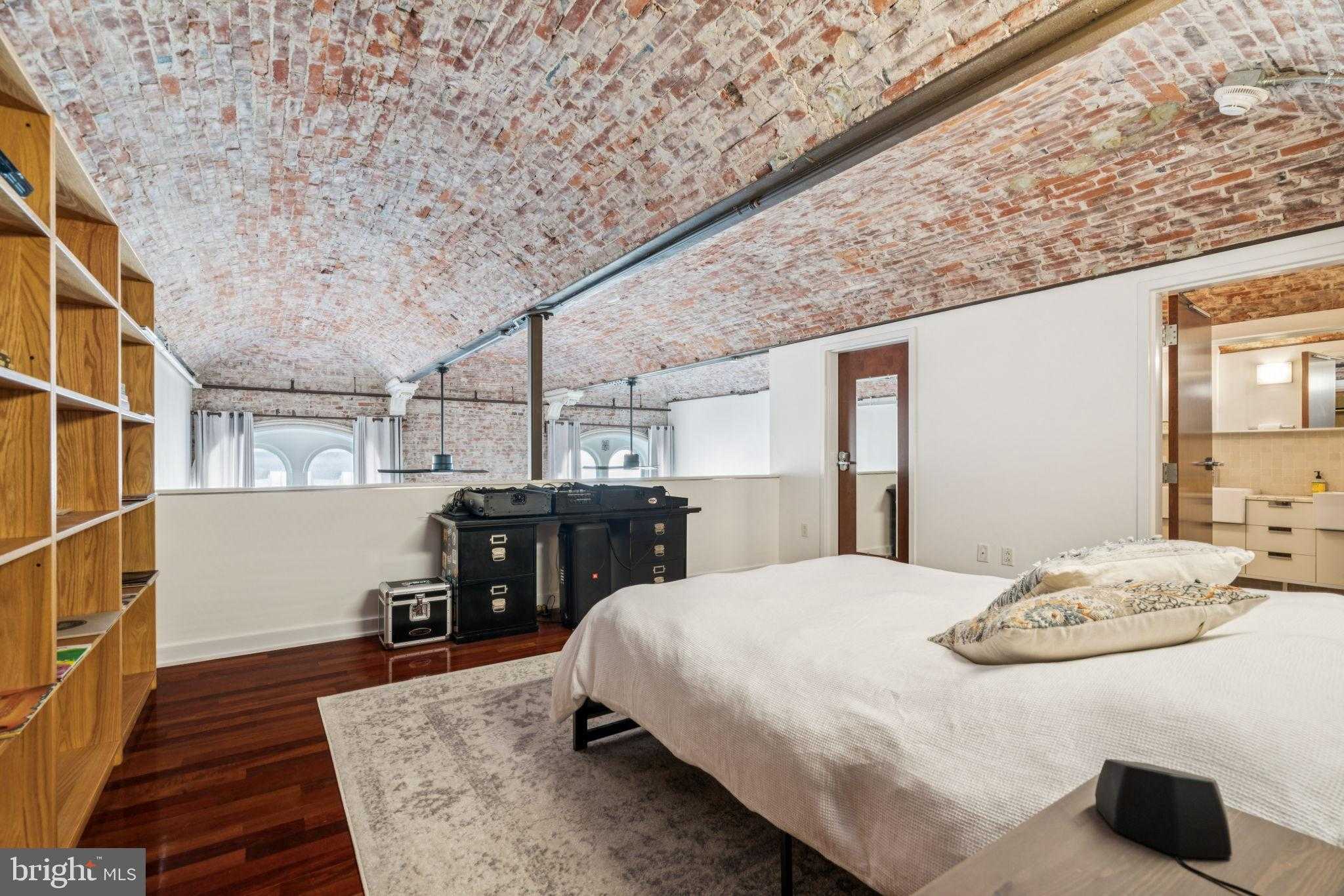 105 S 12th St Apt 205 photo 17