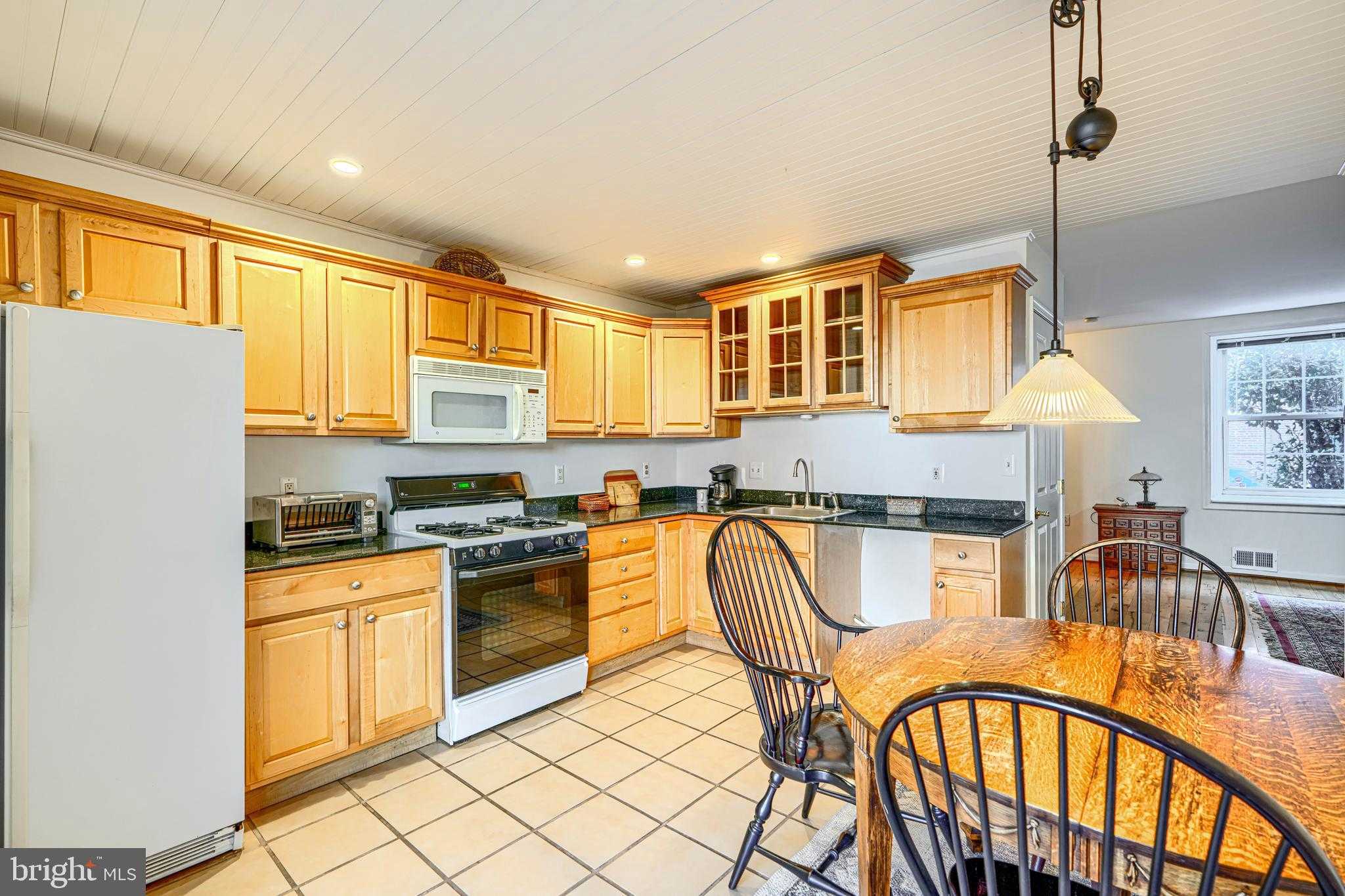 2102 Cambridge St photo 11