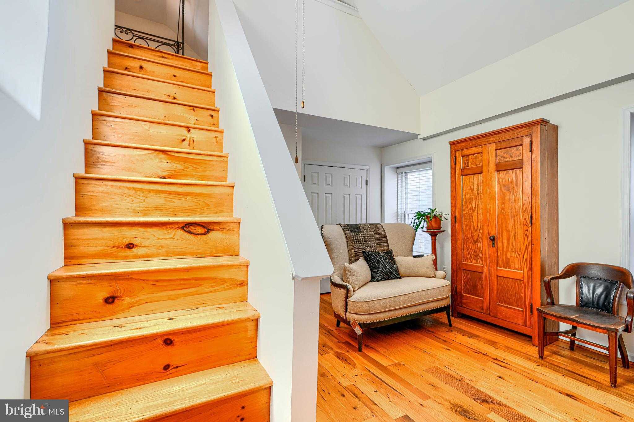 2102 Cambridge St photo 21