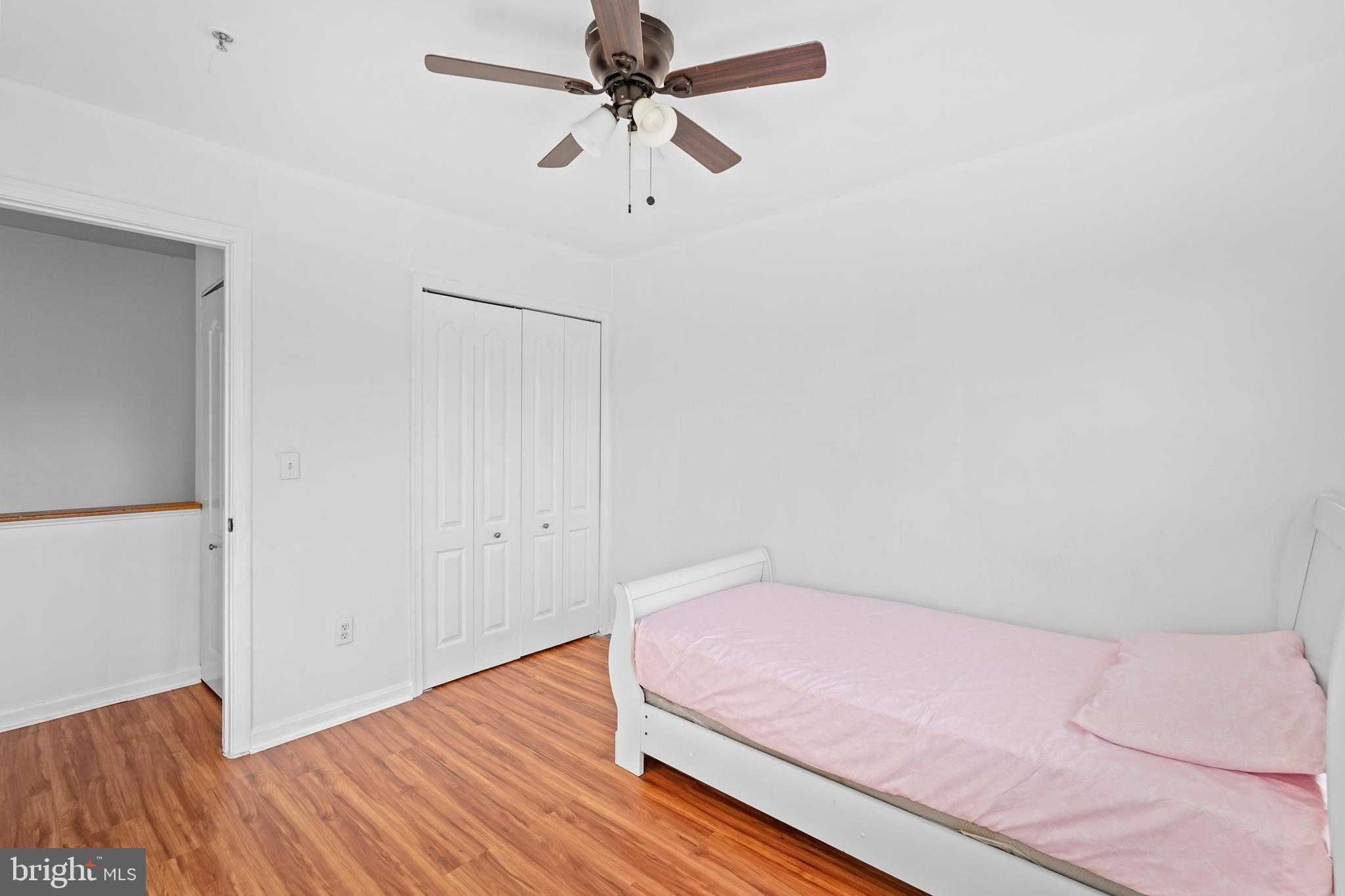 208 Persimmon Cir photo 9