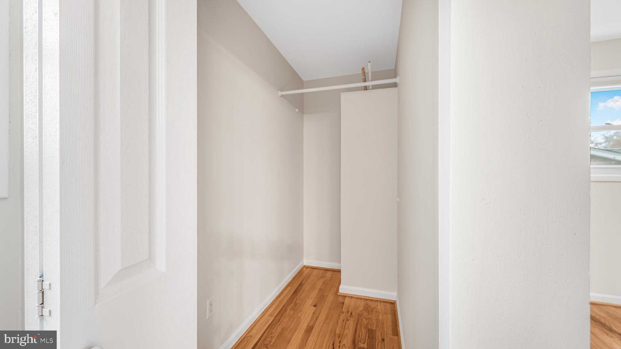 1903 Fenwood Ave photo 13