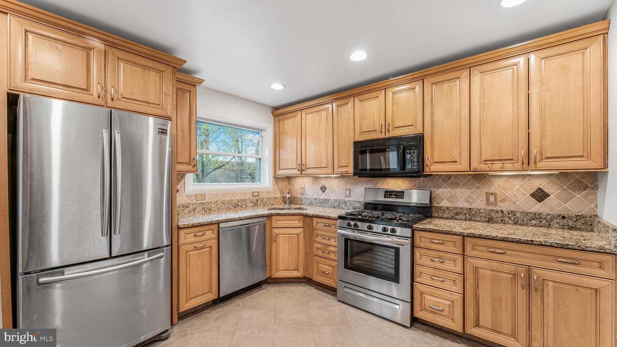 1903 Fenwood Ave photo 2