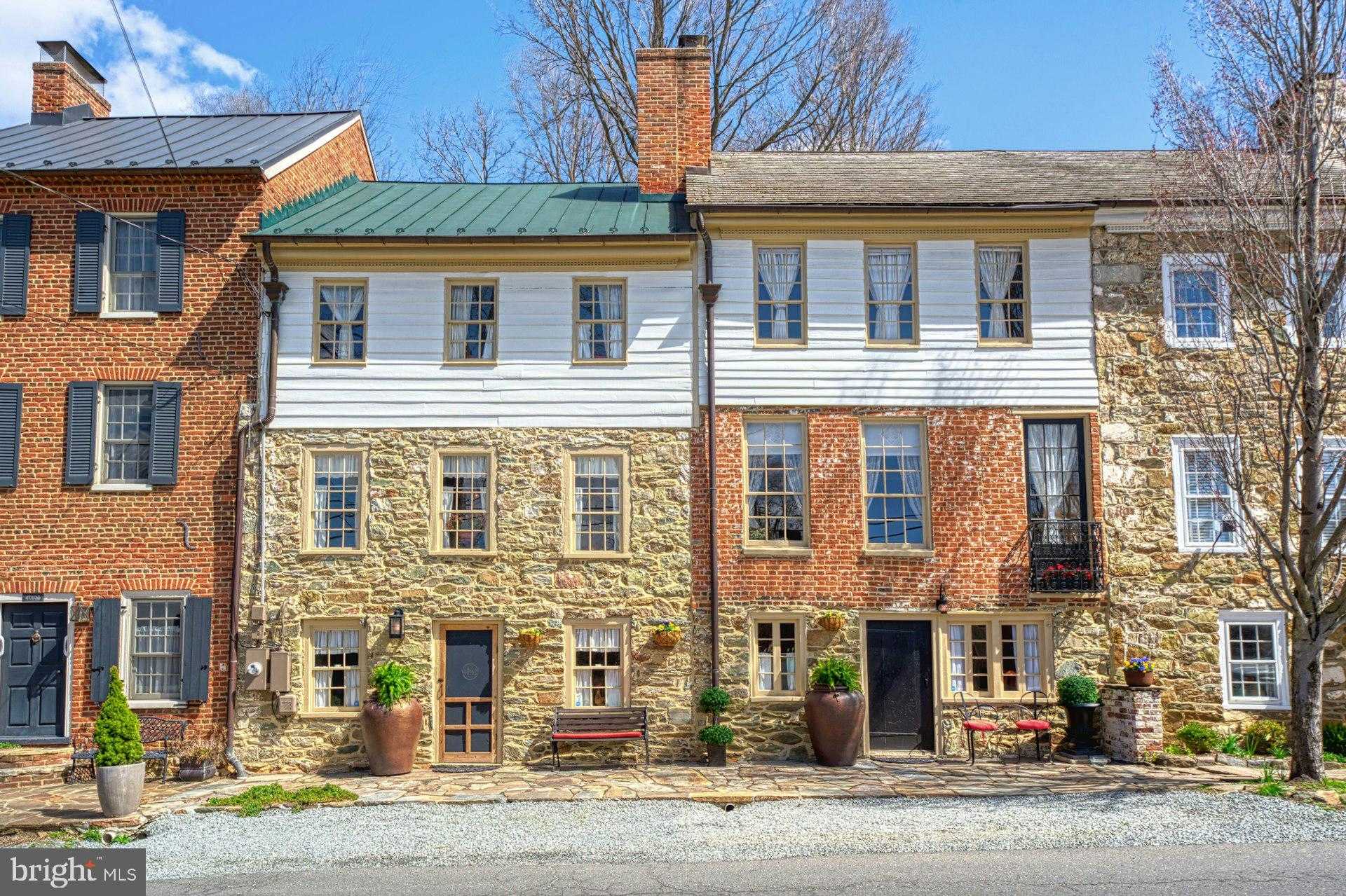 40162 Main St photo 2