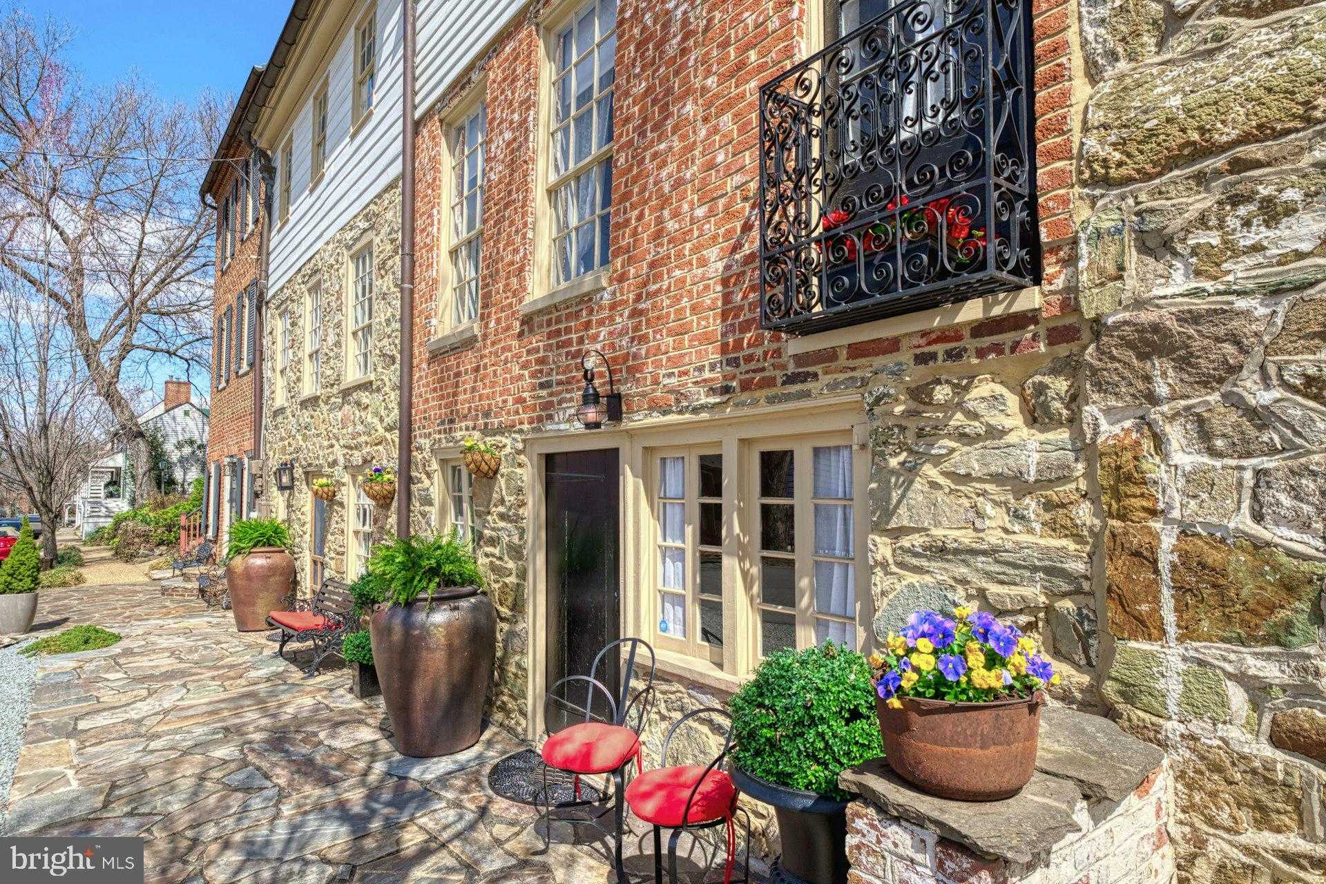 40162 Main St photo 3