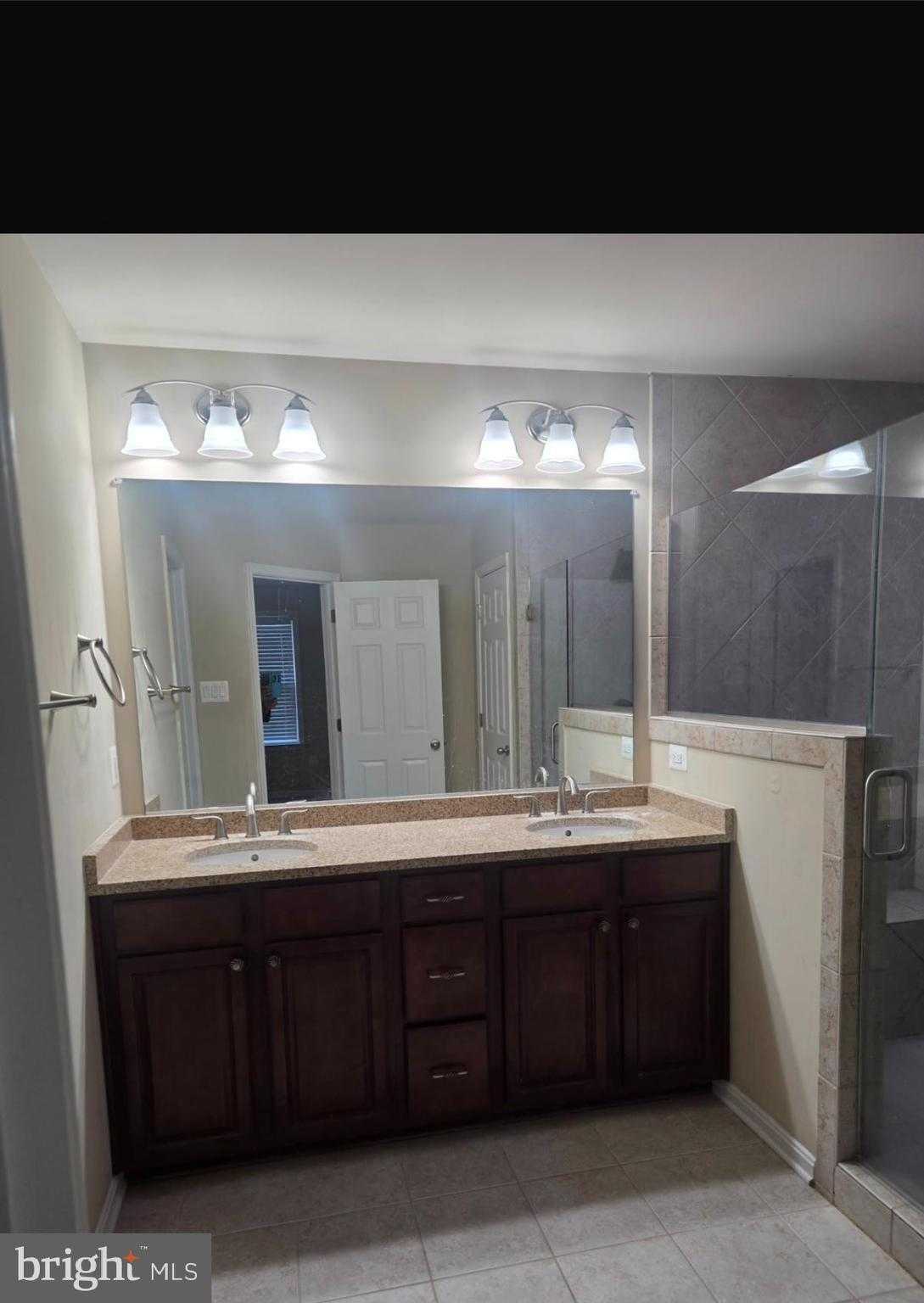 1652 Livingston Dr photo 23