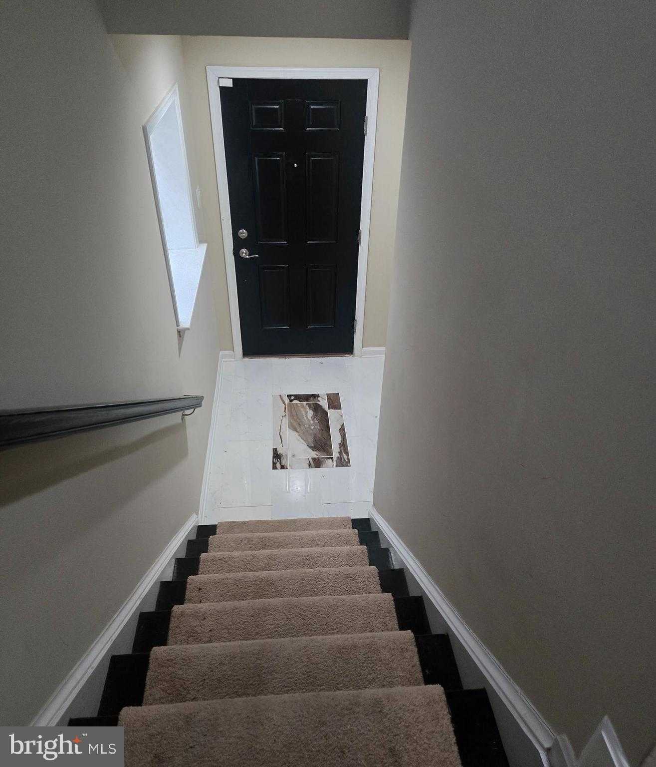 1652 Livingston Dr photo 3