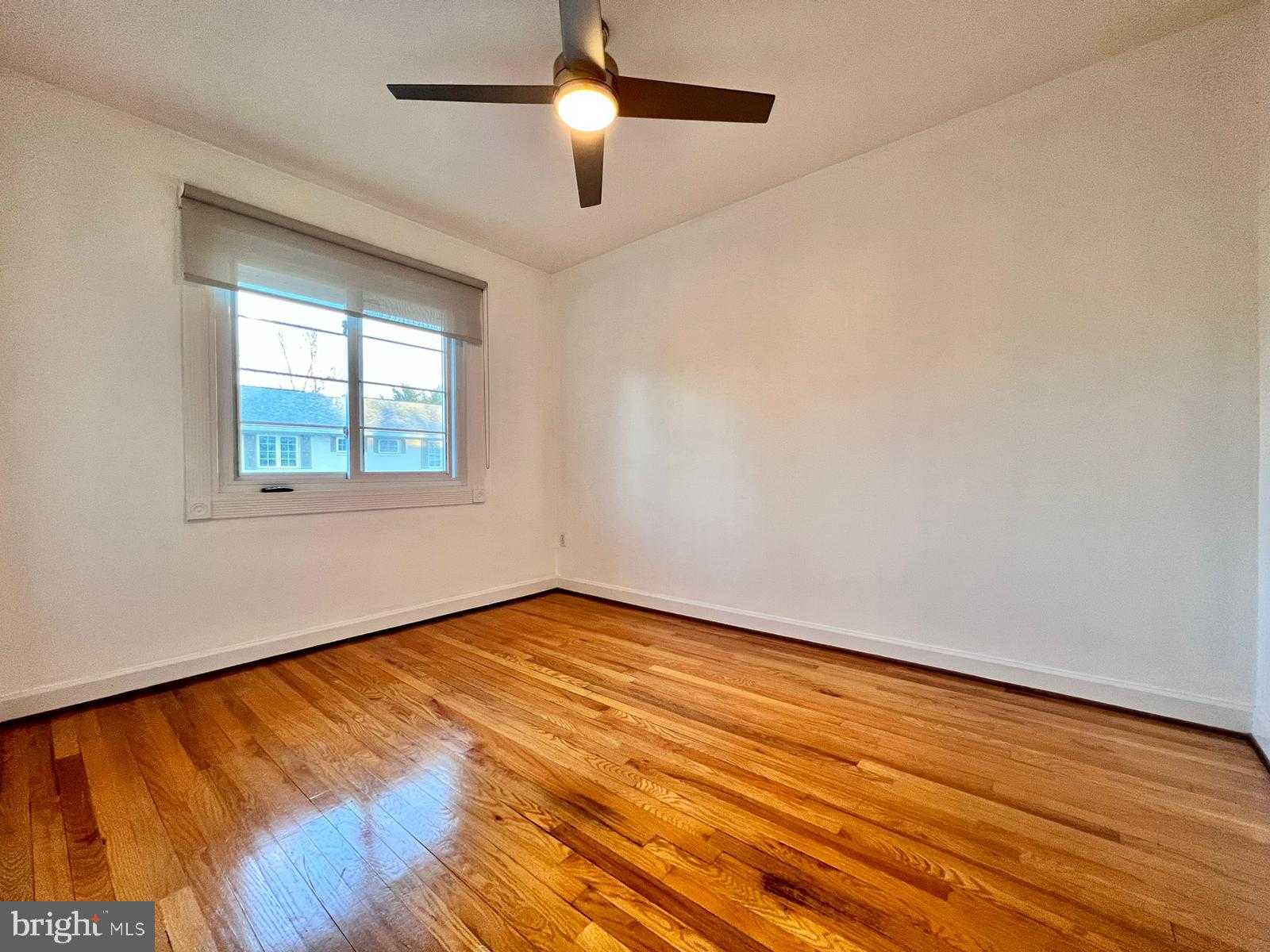 5332 Pooks Hill Rd # 304 photo 13