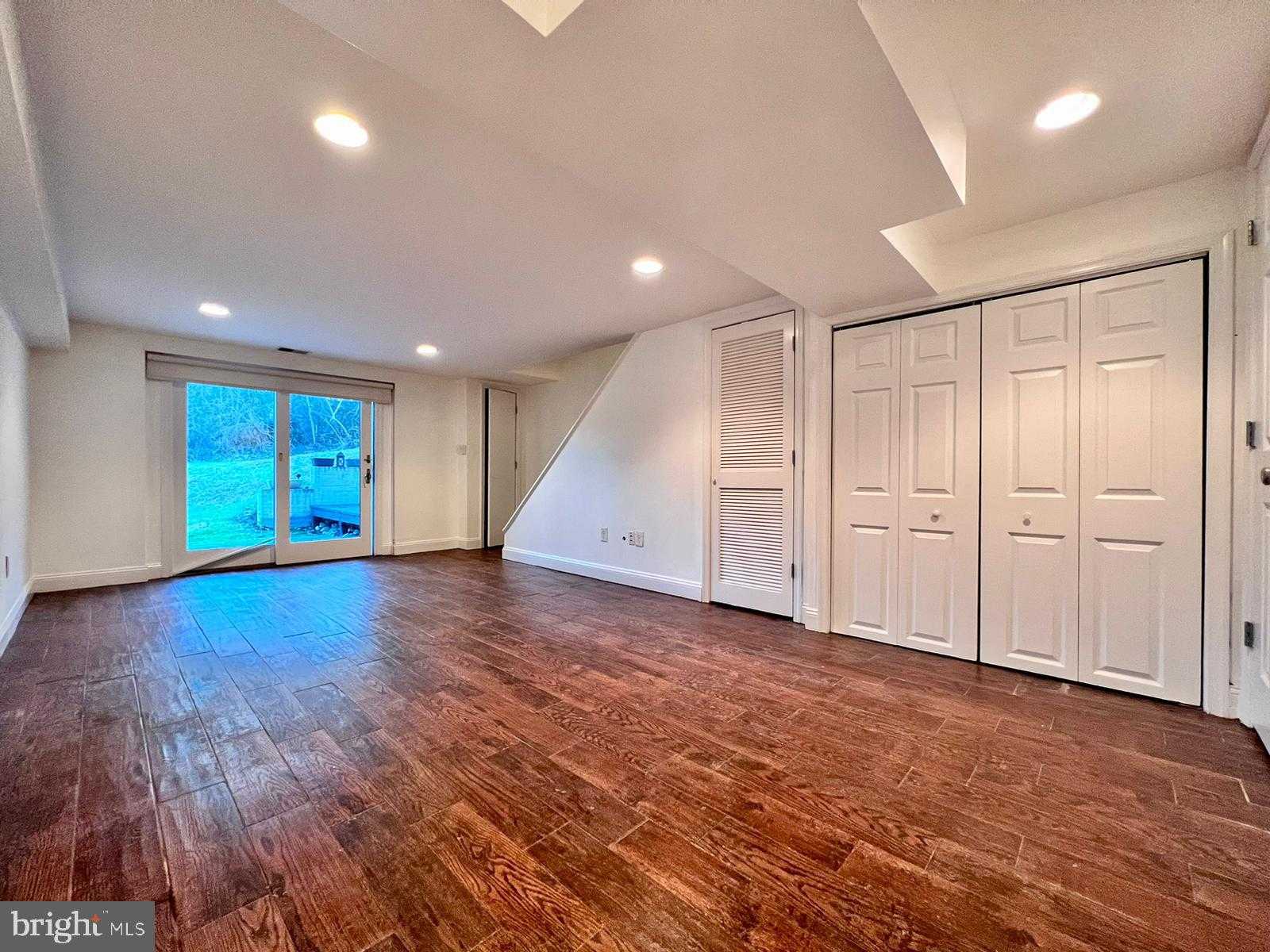 5332 Pooks Hill Rd # 304 photo 17