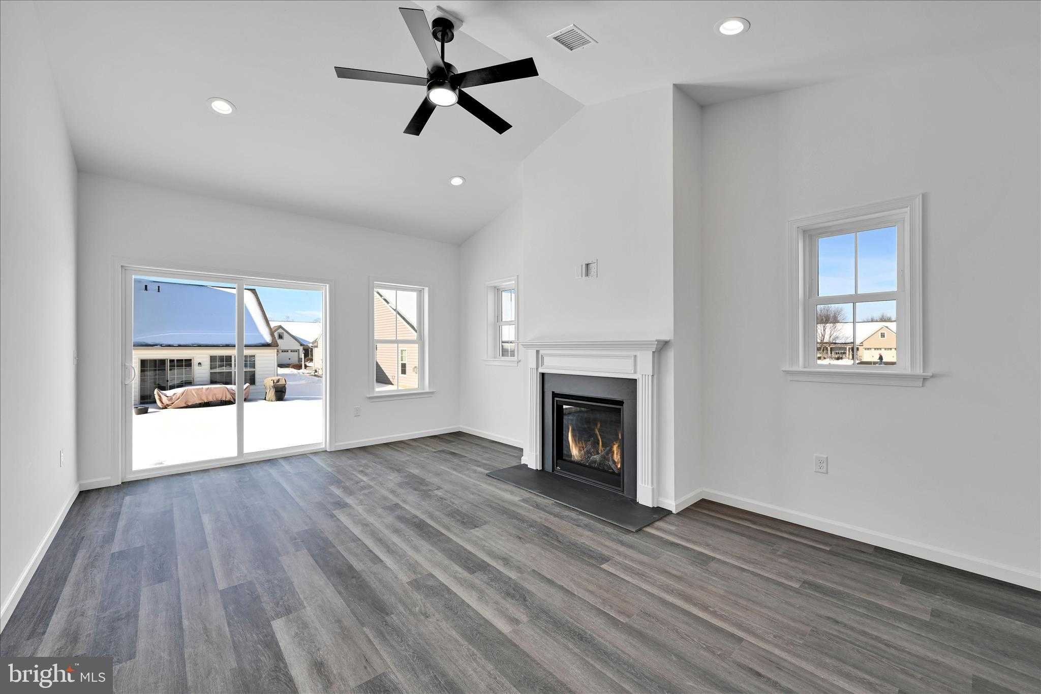 131 Hillard Fld photo 3